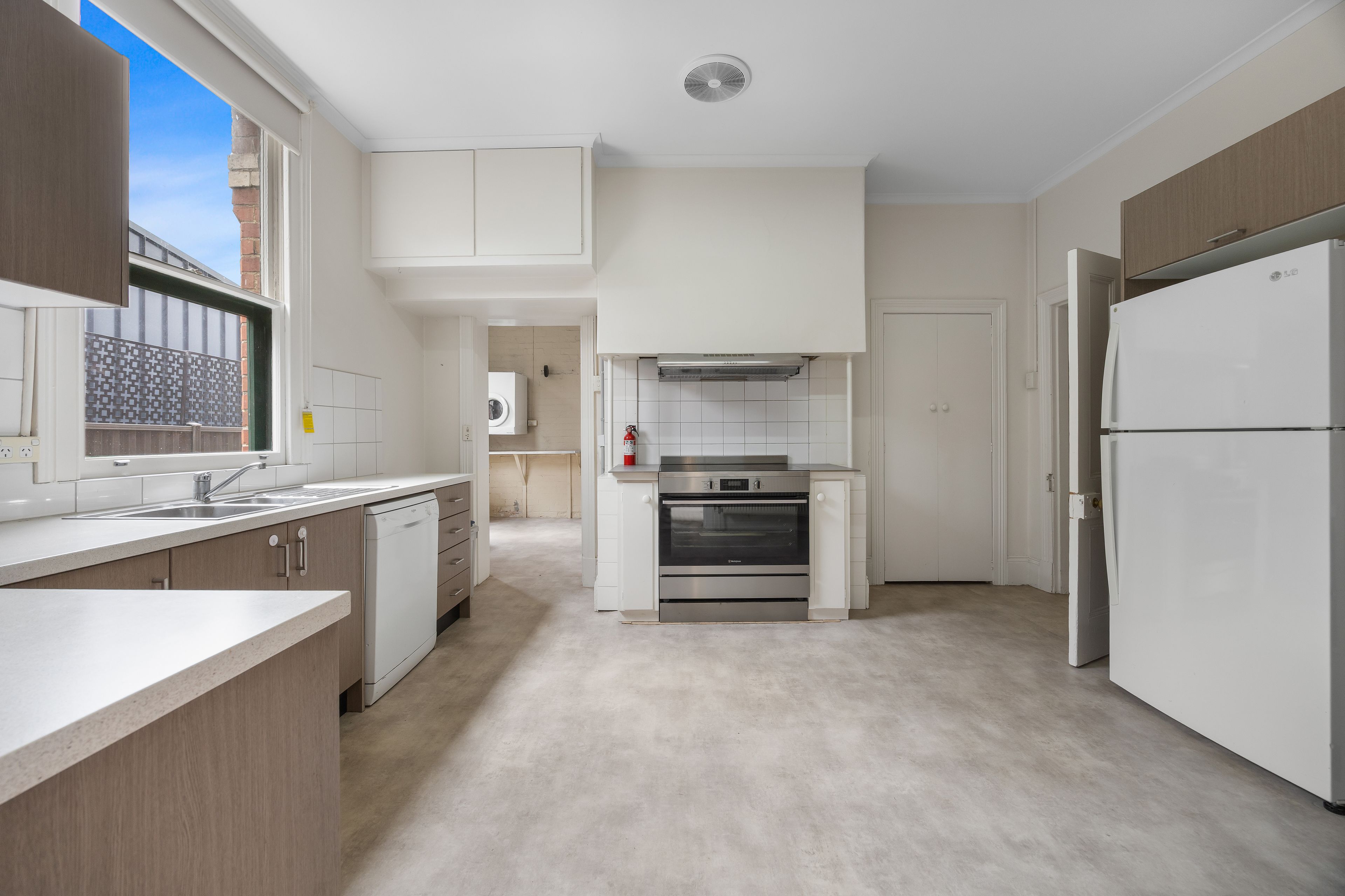 1307 Sturt Street — photo 3 of 15