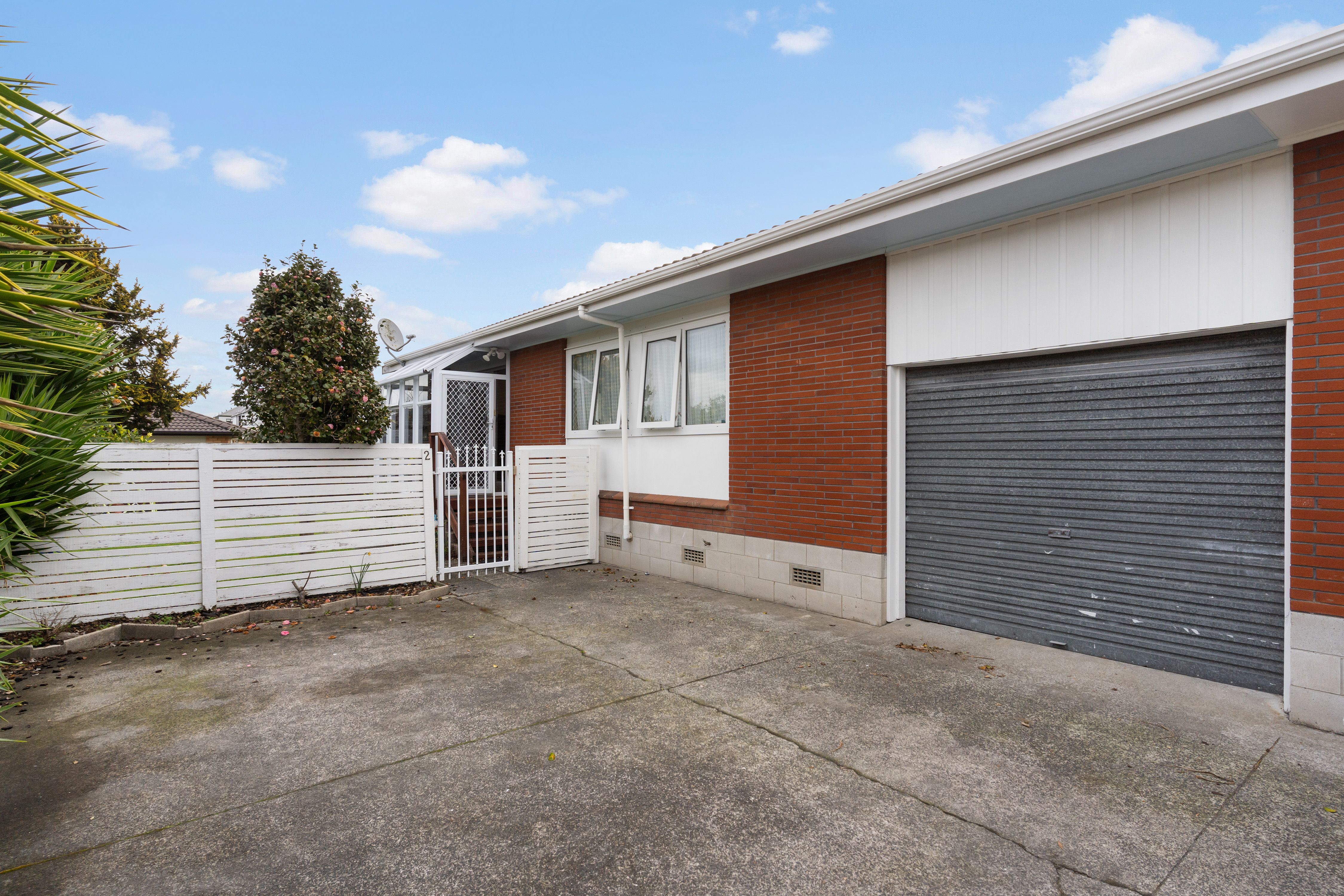 2/17 Poinsettia Place, Henderson, Waitakere City