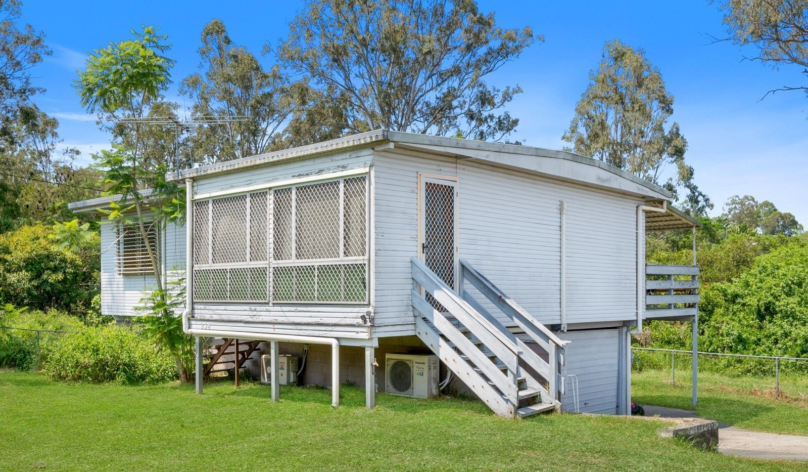 234 Jacaranda Avenue, Kingston, QLD 4114