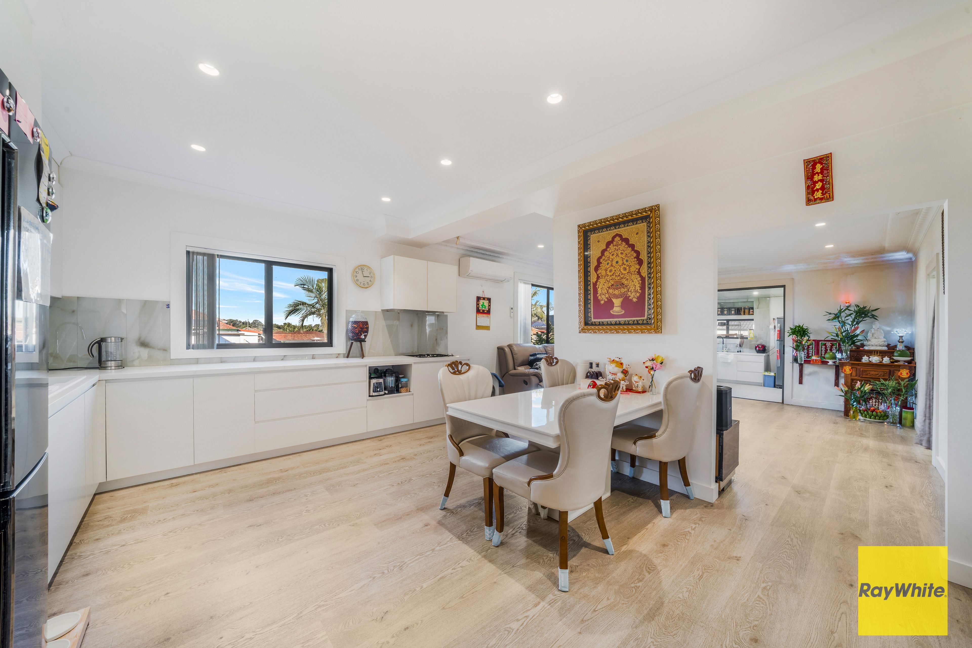 270 John Street — photo 8 of 19