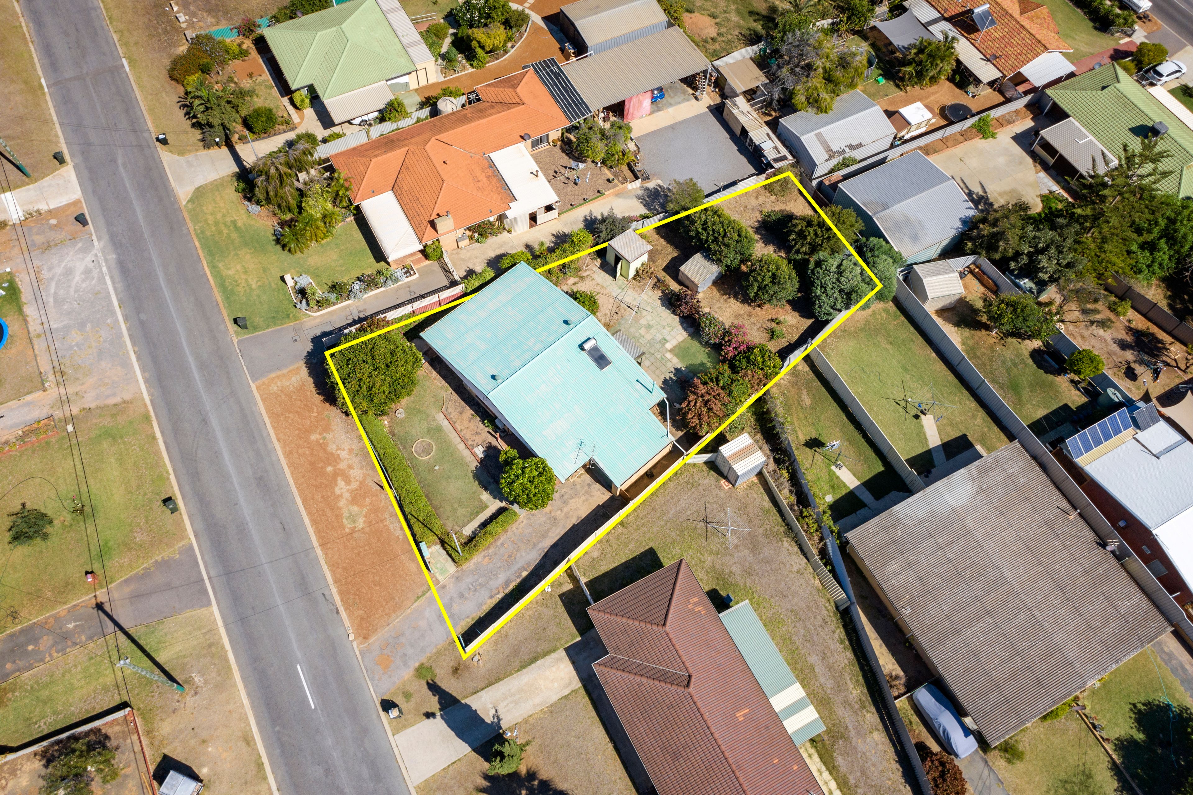 4 King Street, Wonthella, WA 6530