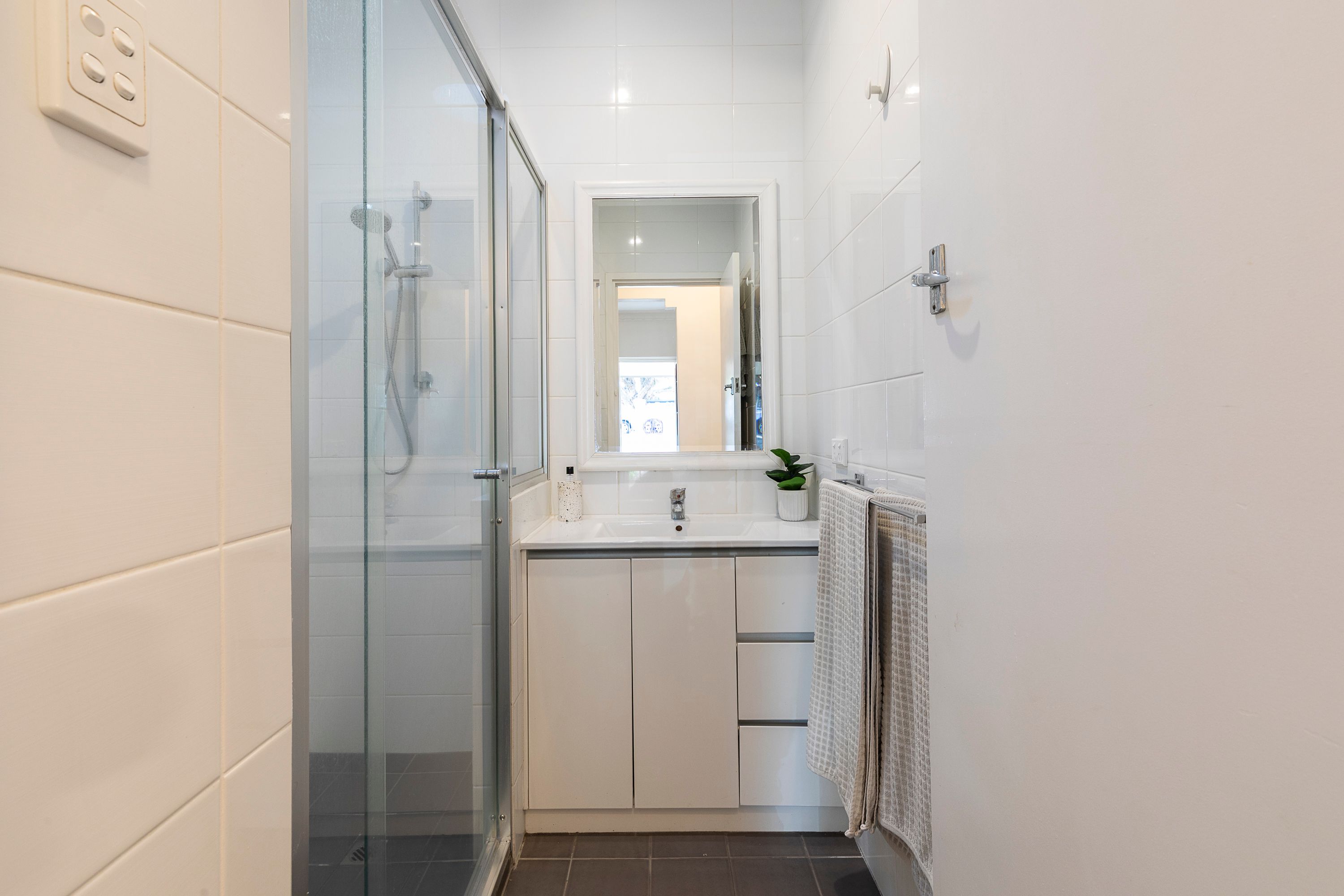 84 Shakespeare Street — photo 12 of 23