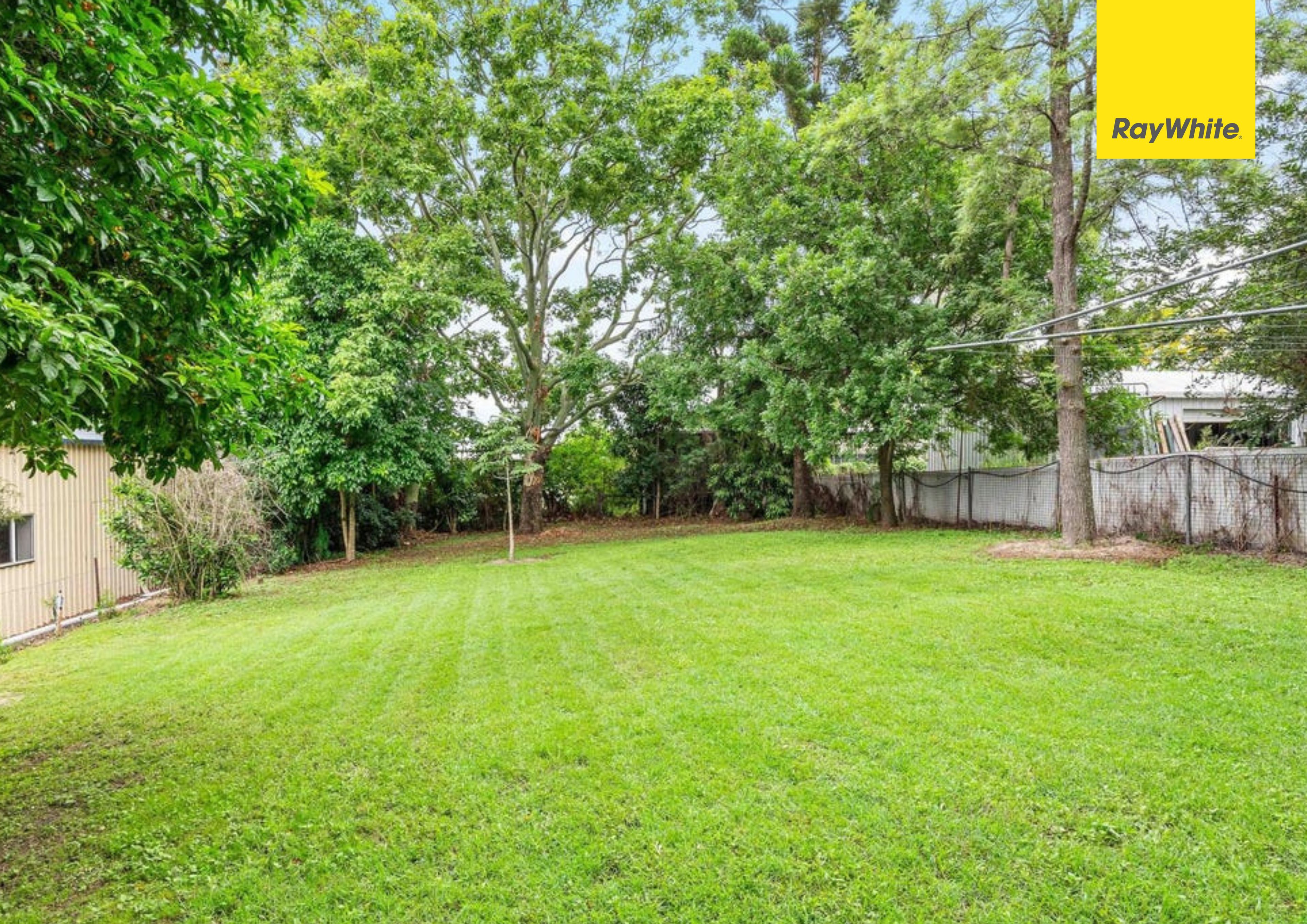 9 Williams Street East, Woodend, QLD 4305
