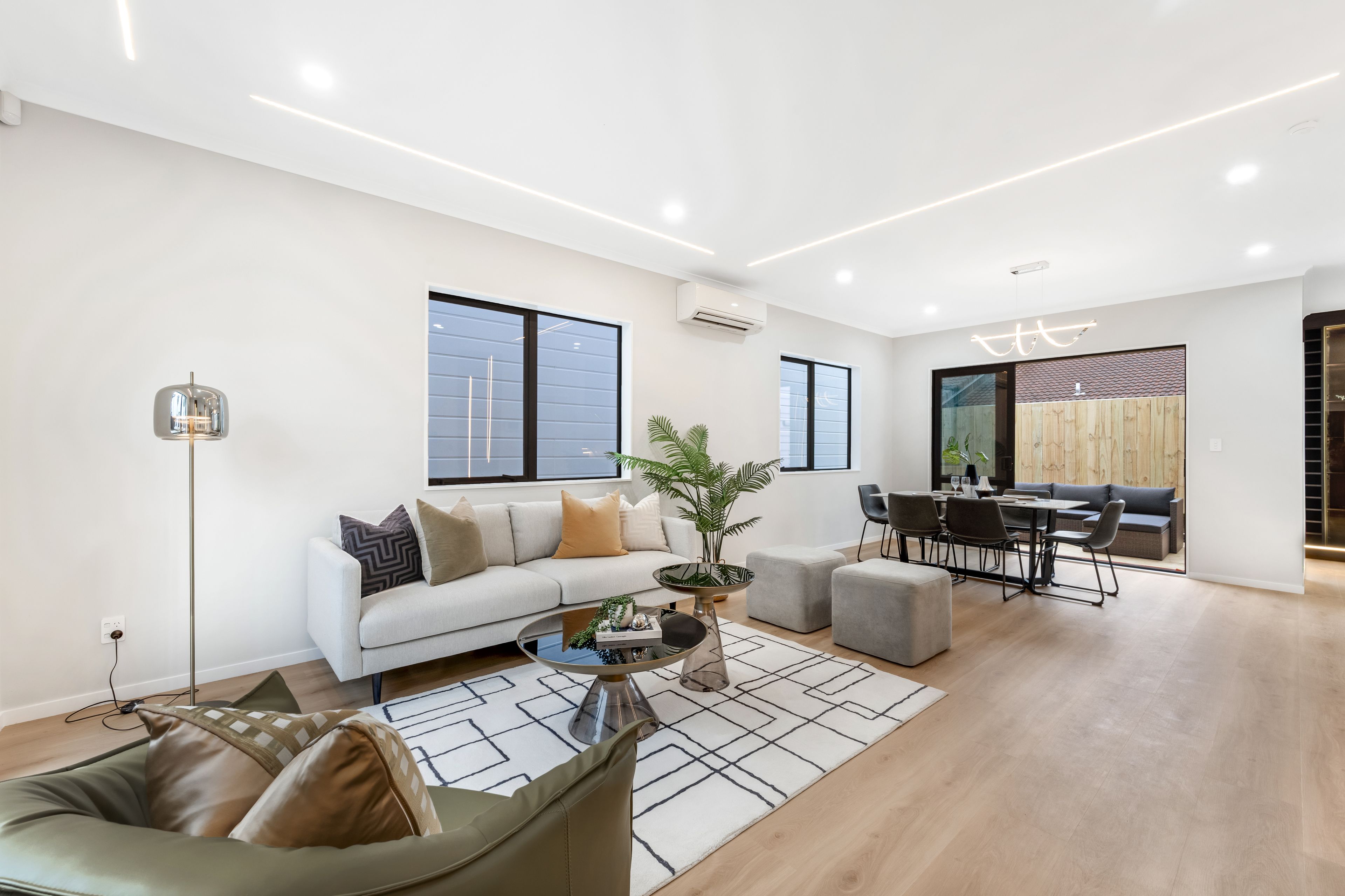 2/23 Bradbury Road, Botany Downs, Manukau City