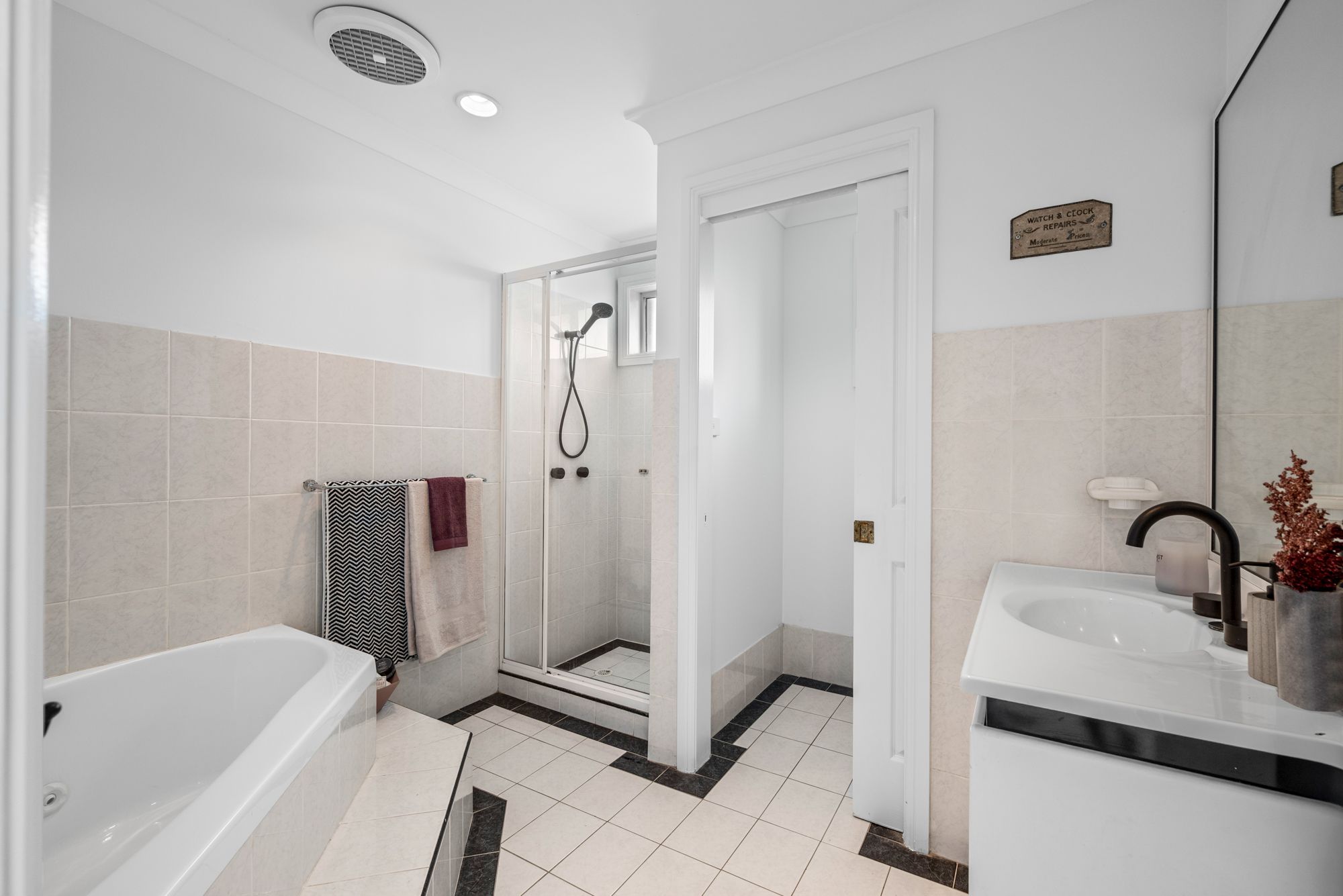 2 Neilson Close, Glenmore Park, NSW