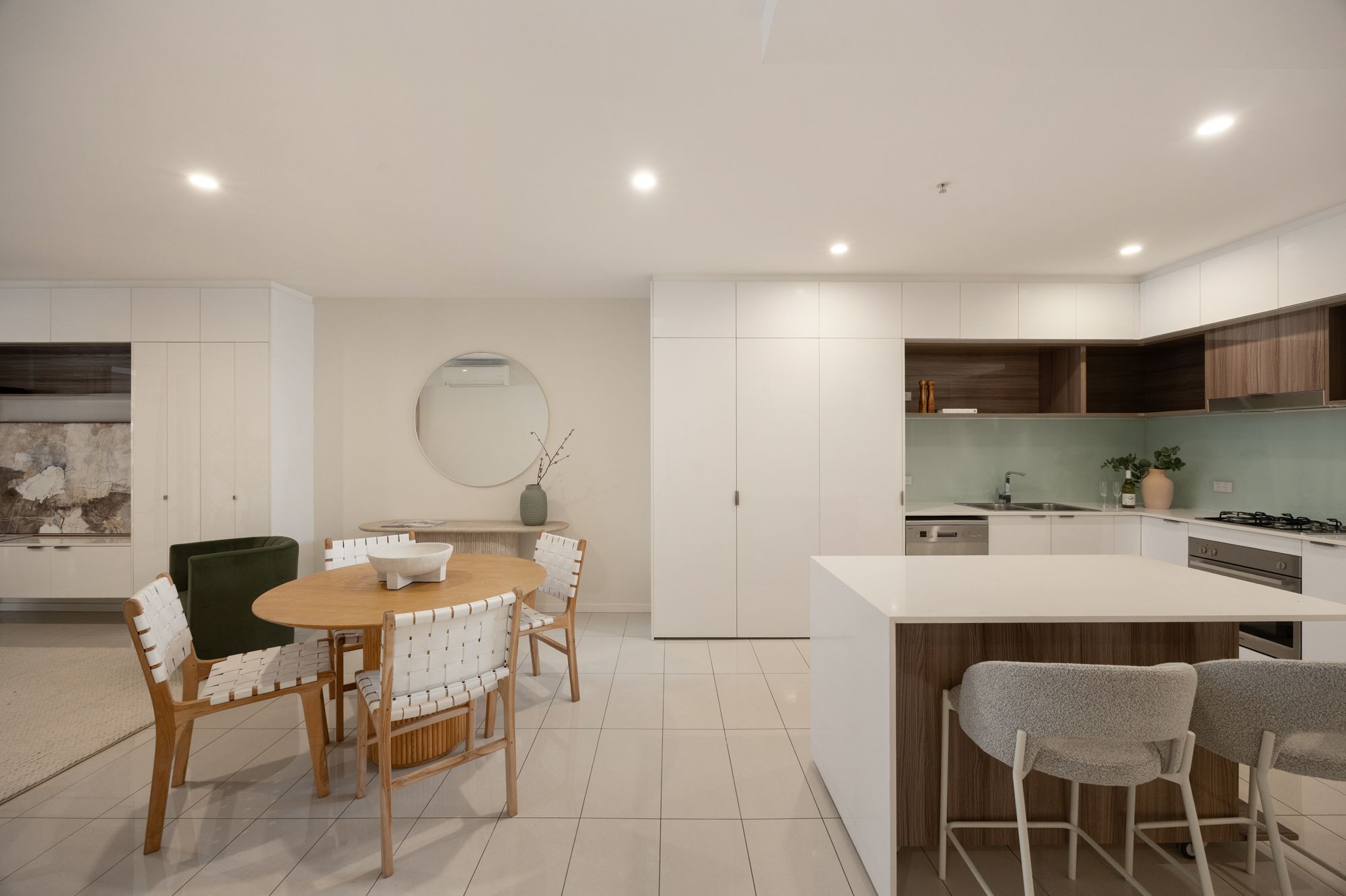 1201/17 Longland Street — photo 5 of 16