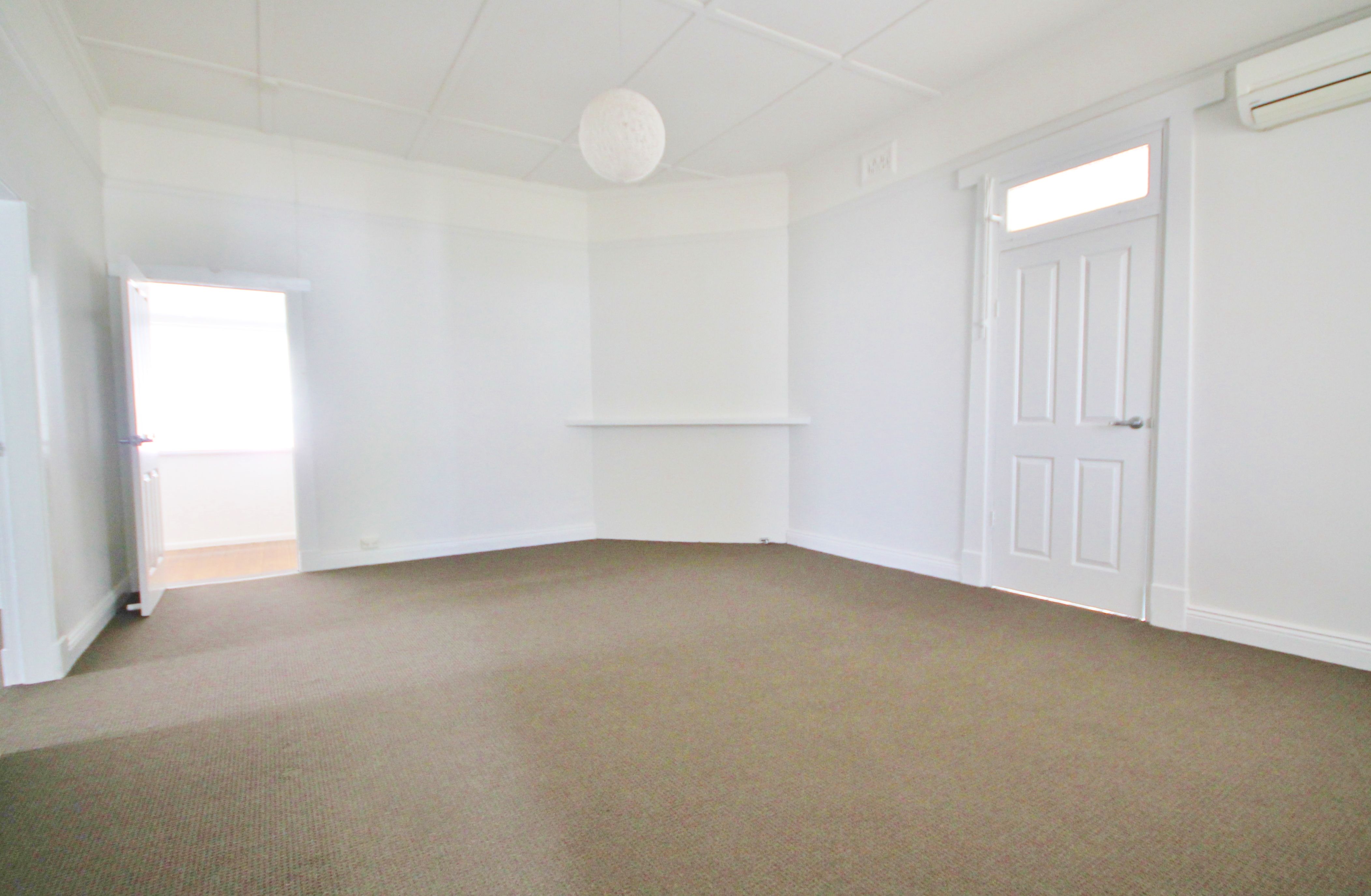61 Currawong Street, Young, NSW 2594