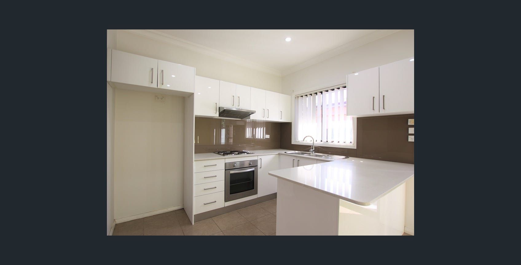 2/22-24 Chrysanthemum Avenue, Lurnea, NSW 2170