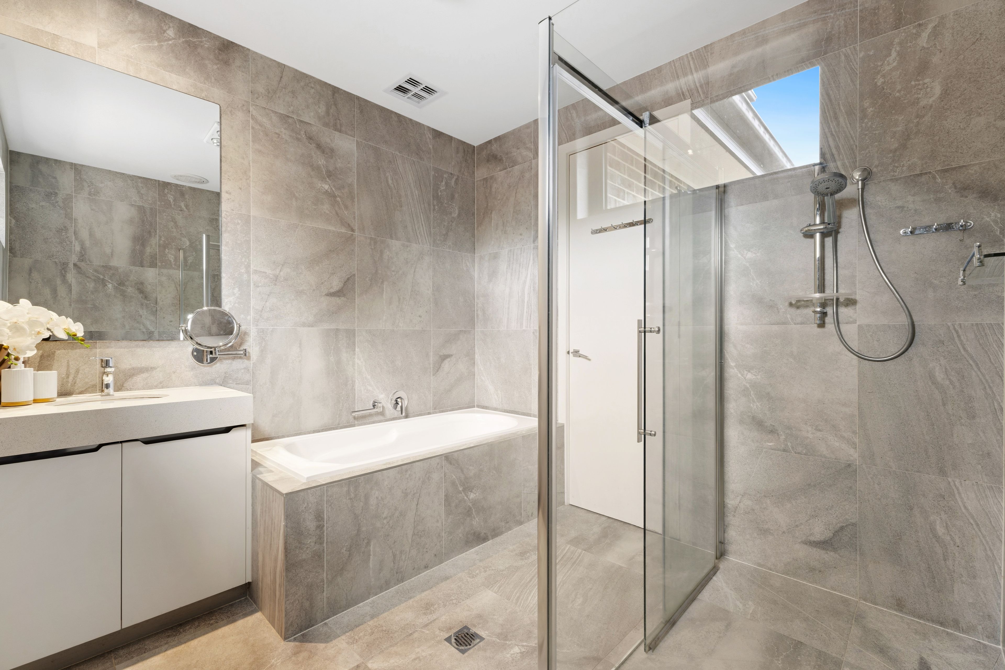 1/10 Marbray Drive — photo 12 of 18