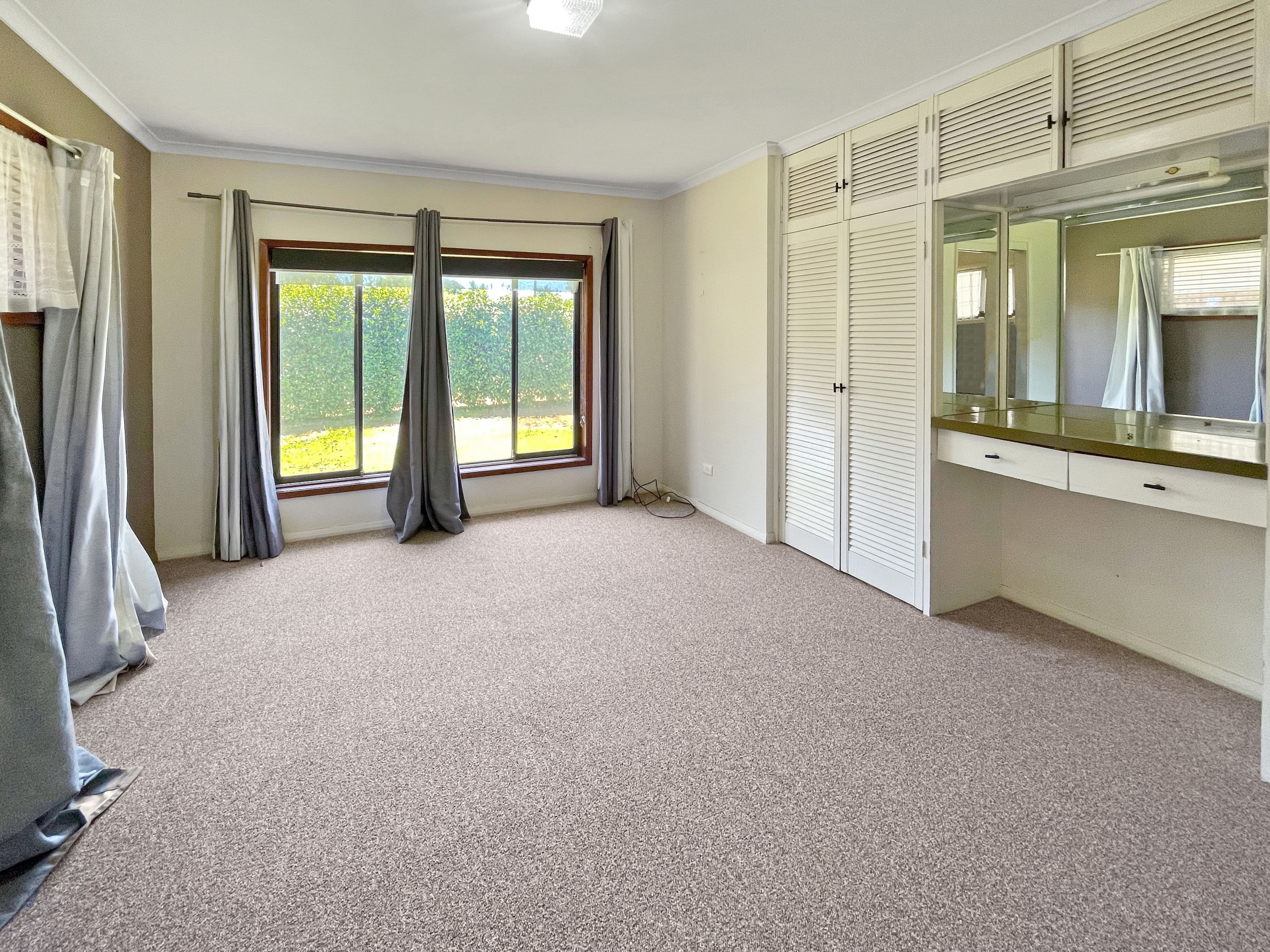 415 Wheelers Lane — photo 4 of 11