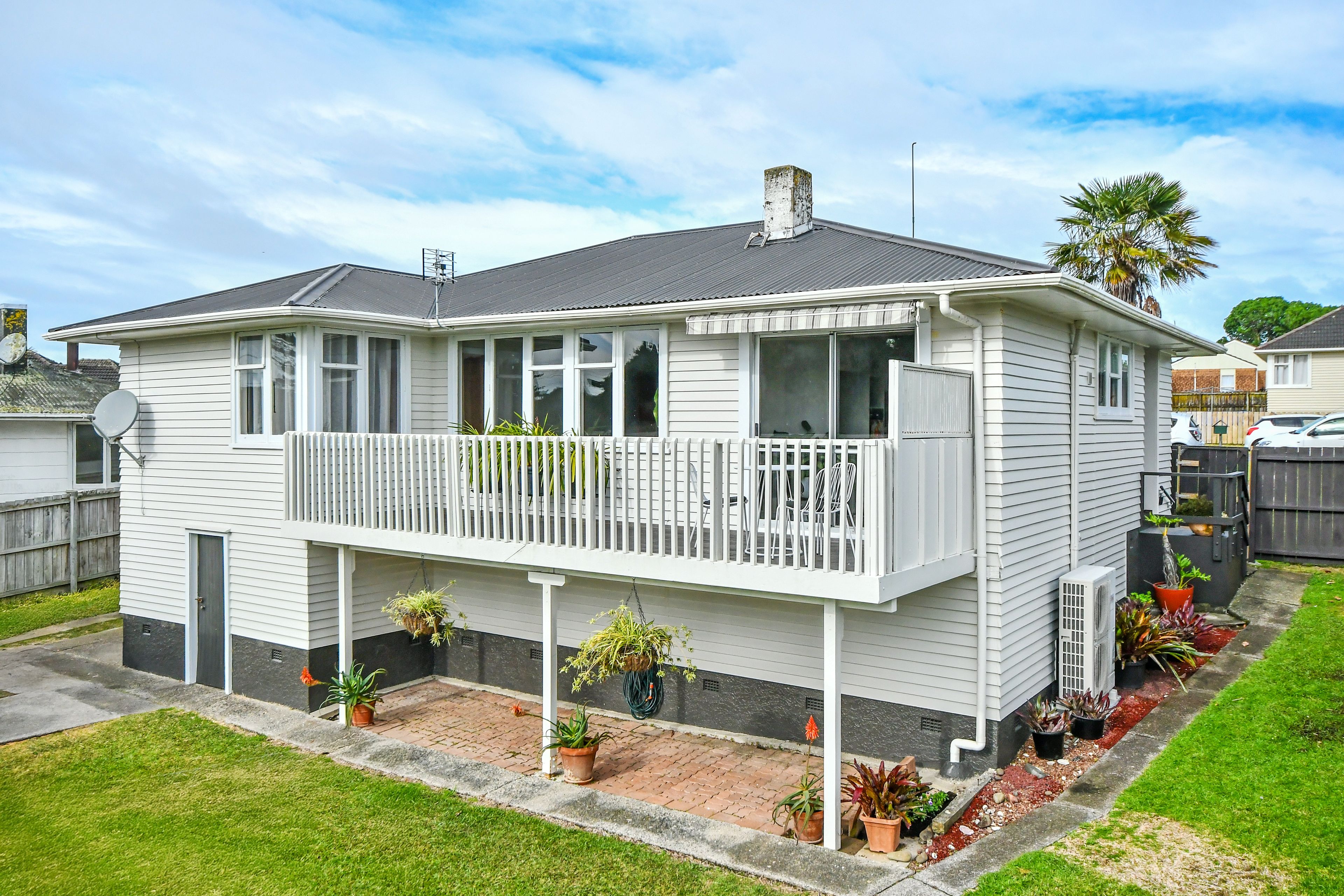49 Middlemore Crescent