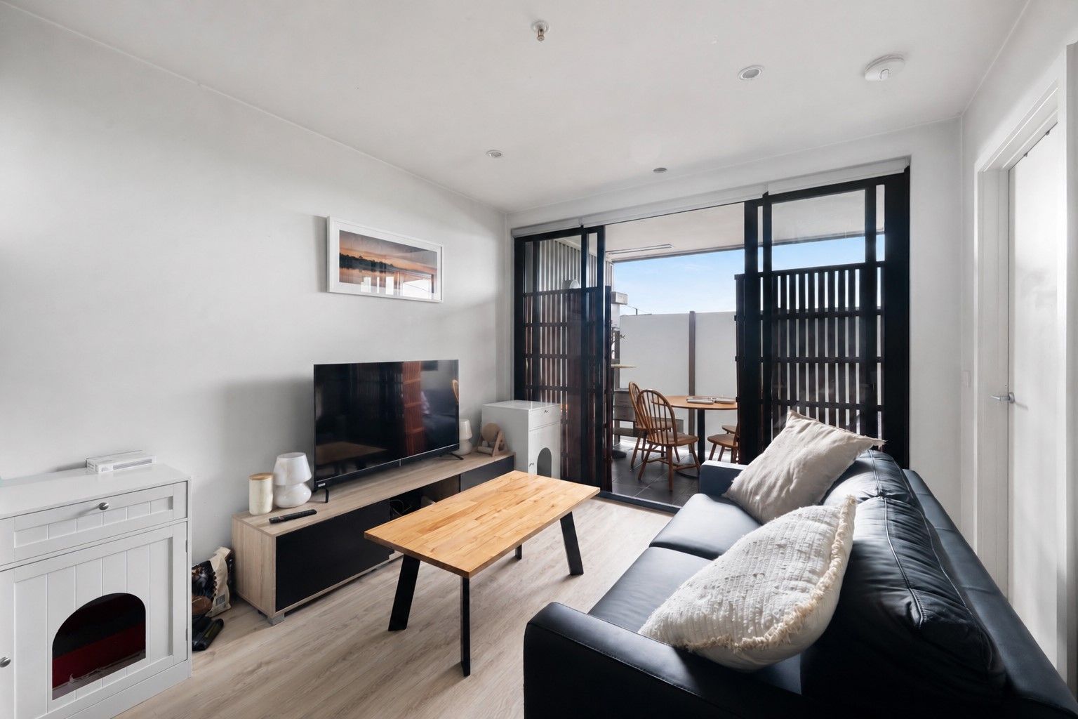 202/37-41 Munro Street — photo 3 of 9