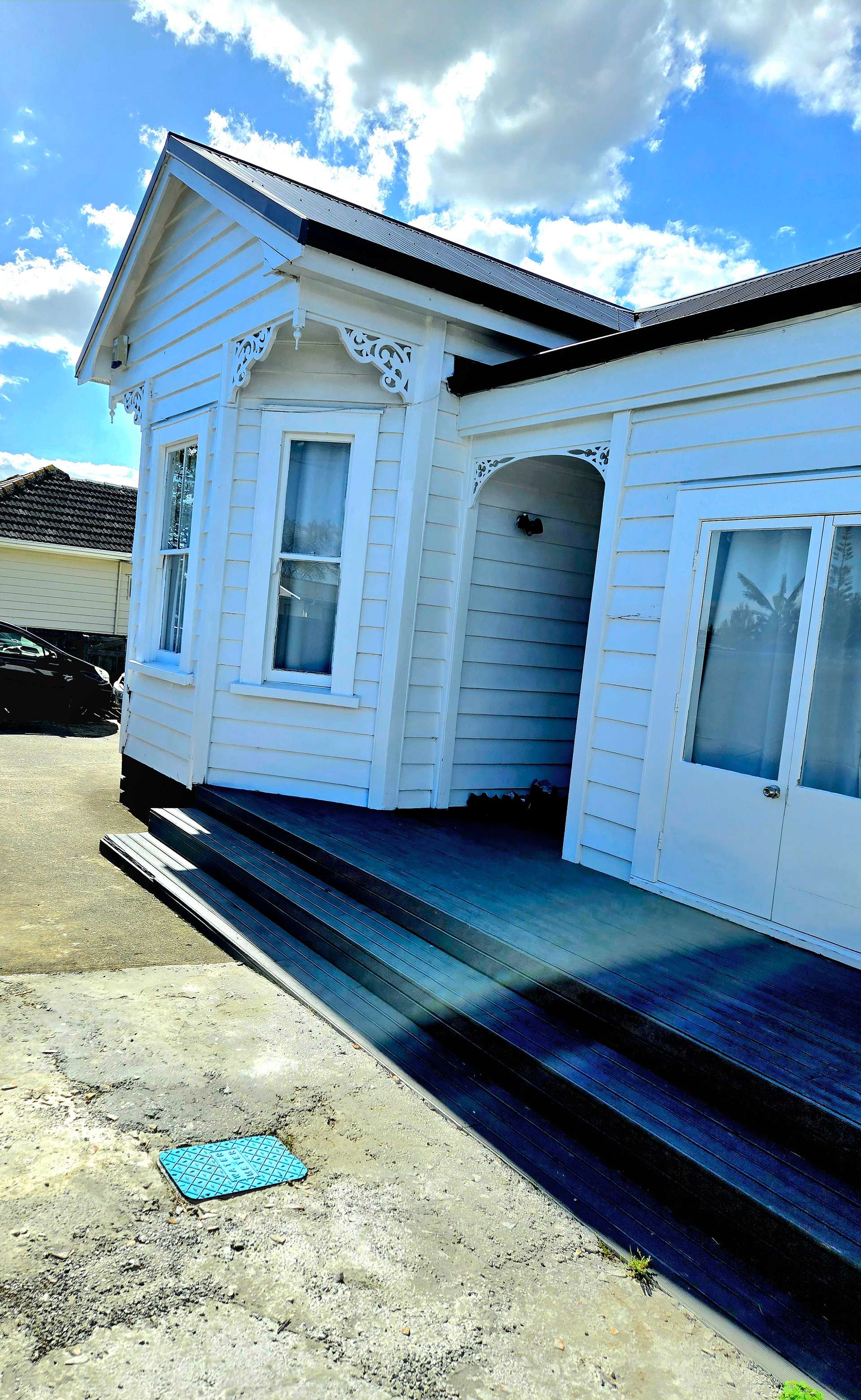 48 Kenderdine Road photo 3