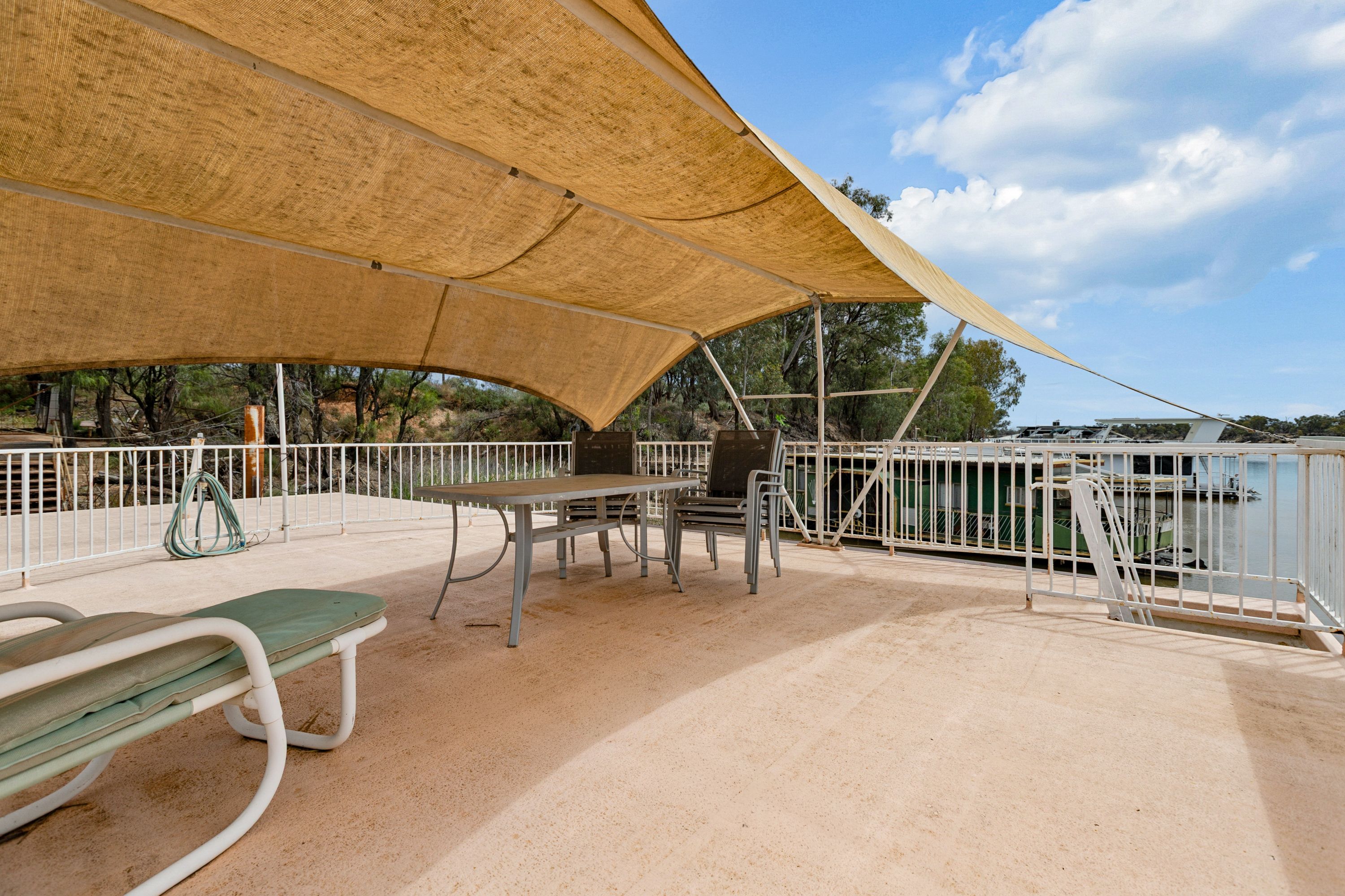 0 "The Bardy" Houseboat — photo 26 of 30
