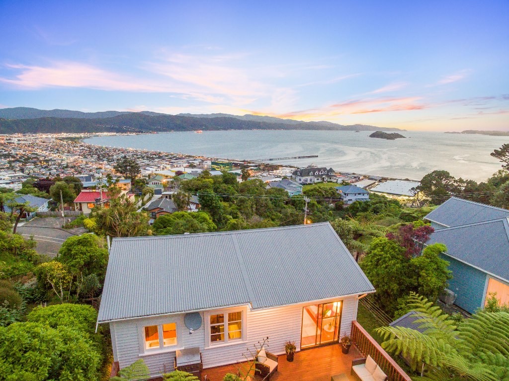 21 Singers Road, Korokoro, Lower Hutt City