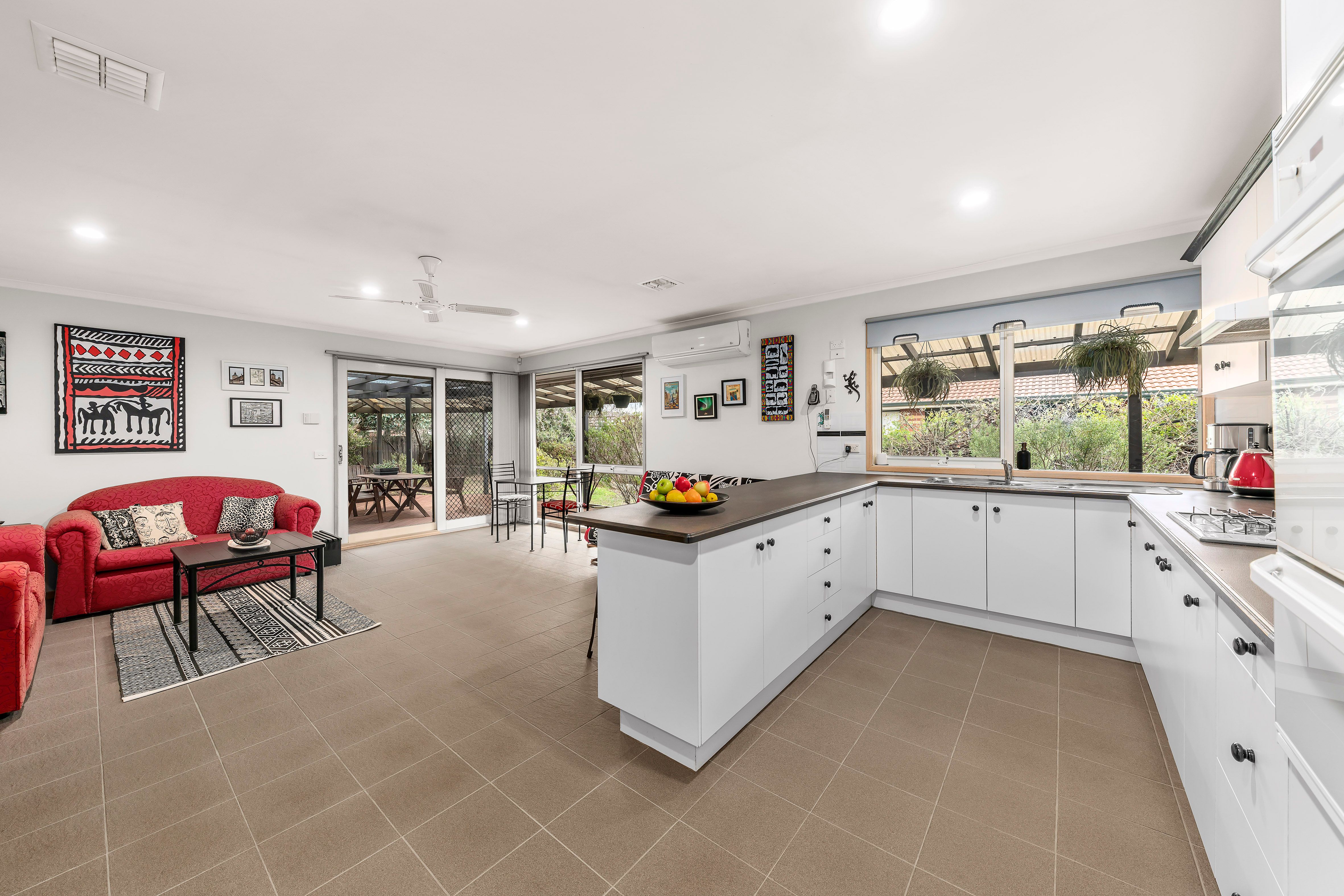 11 Carroll Crescent, Mill Park, VIC 3082
