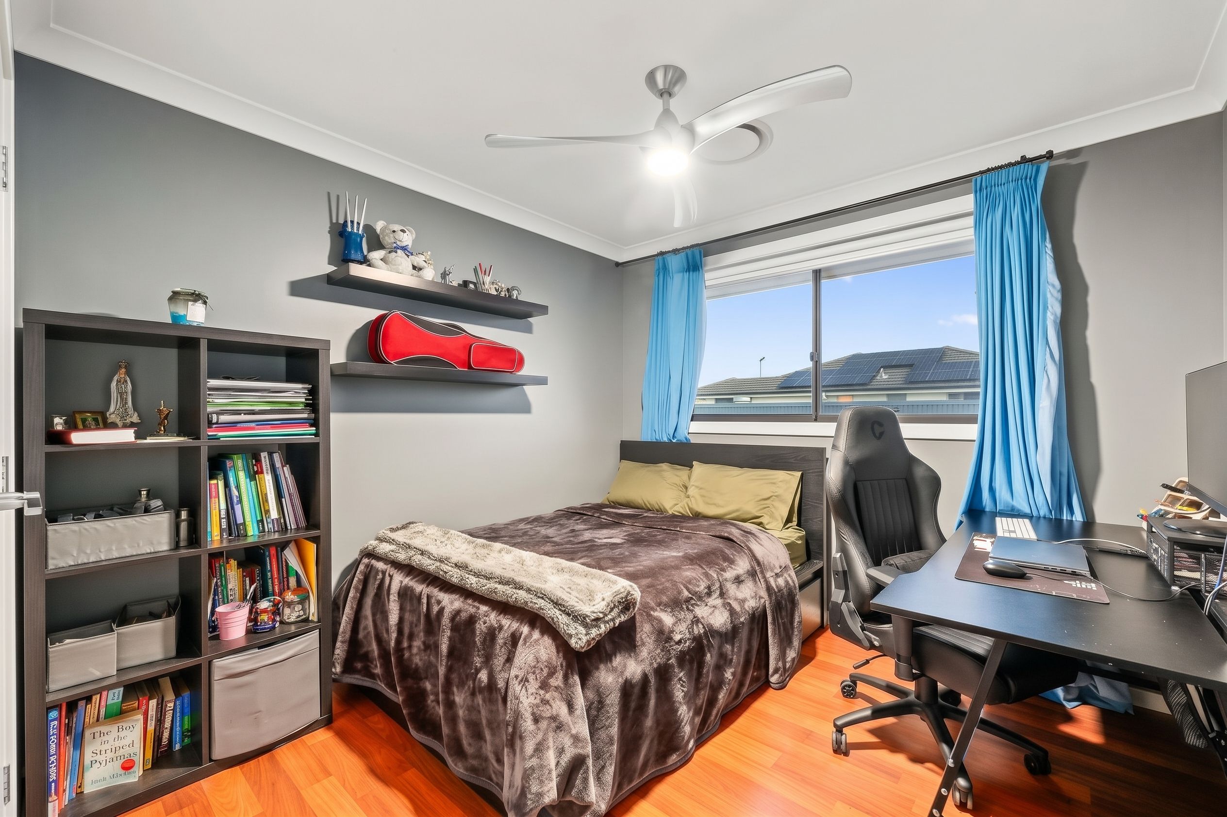 Immaculately Designed, Spacious Family Home on a Generous 416 sqm Block Of Land! — photo 15 of 17