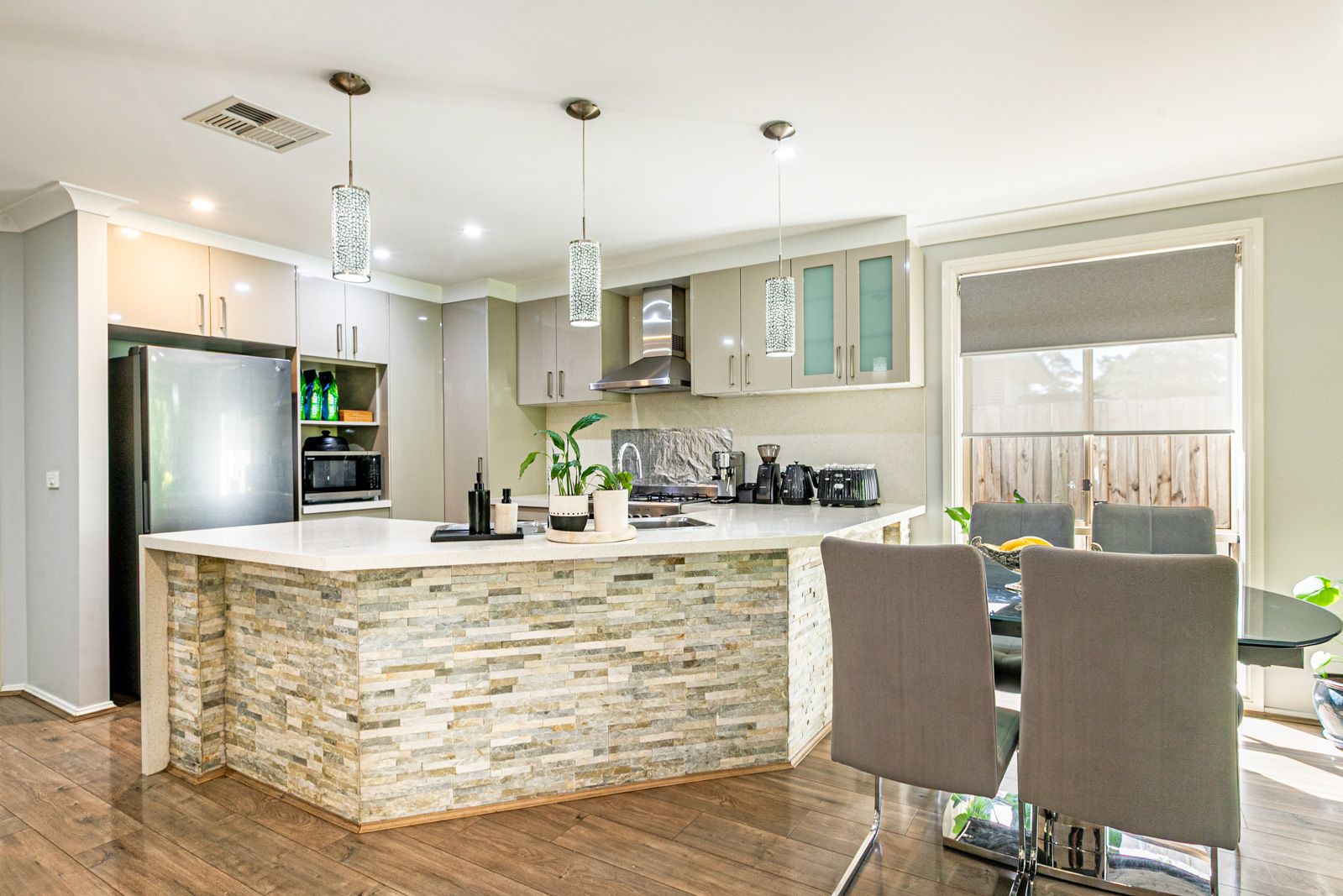 30 Belltree Crescent — photo 3 of 9
