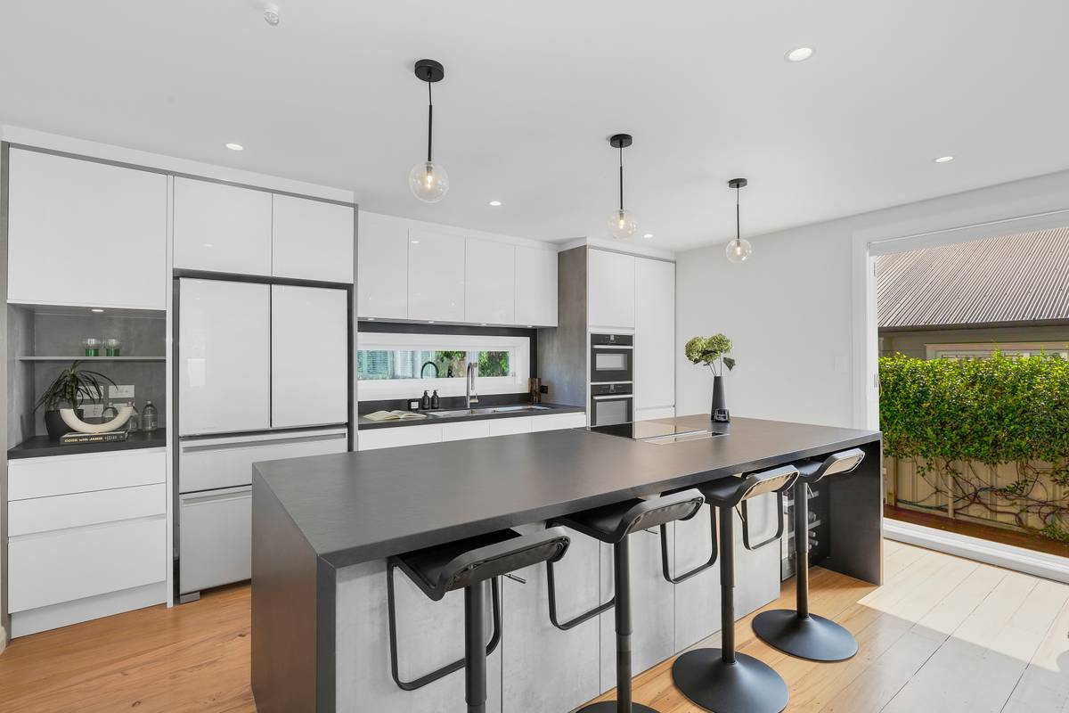 6 Walford Road, Point Chevalier, Auckland City Real Estate Ray