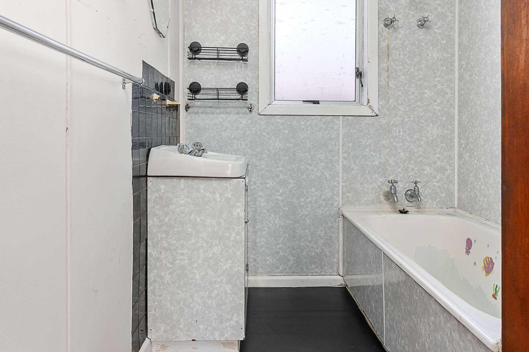 18 Holdaway Street photo 8
