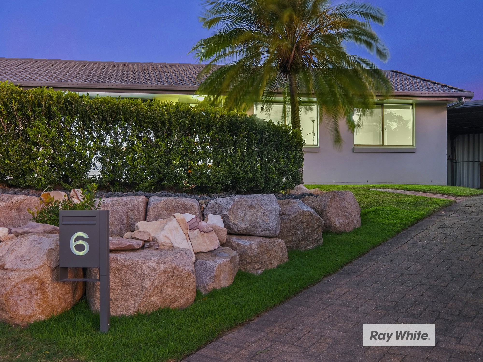 6 Wyola Close, Riverhills, QLD 4074