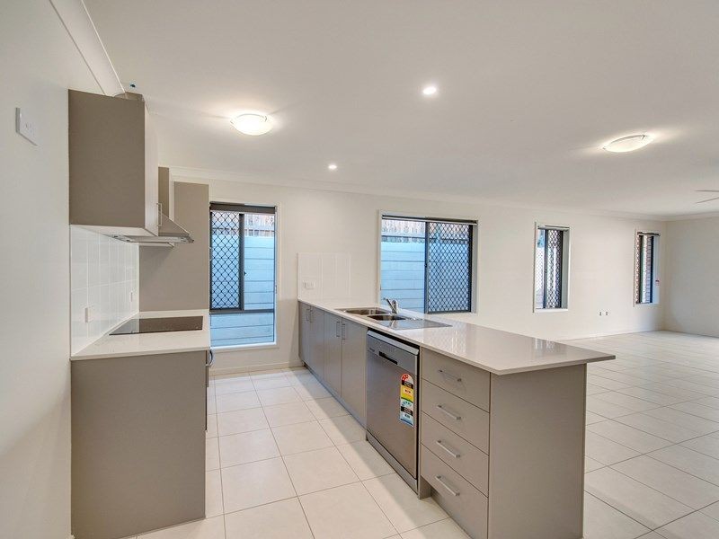 SPRING MOUNTAIN, QLD 4300