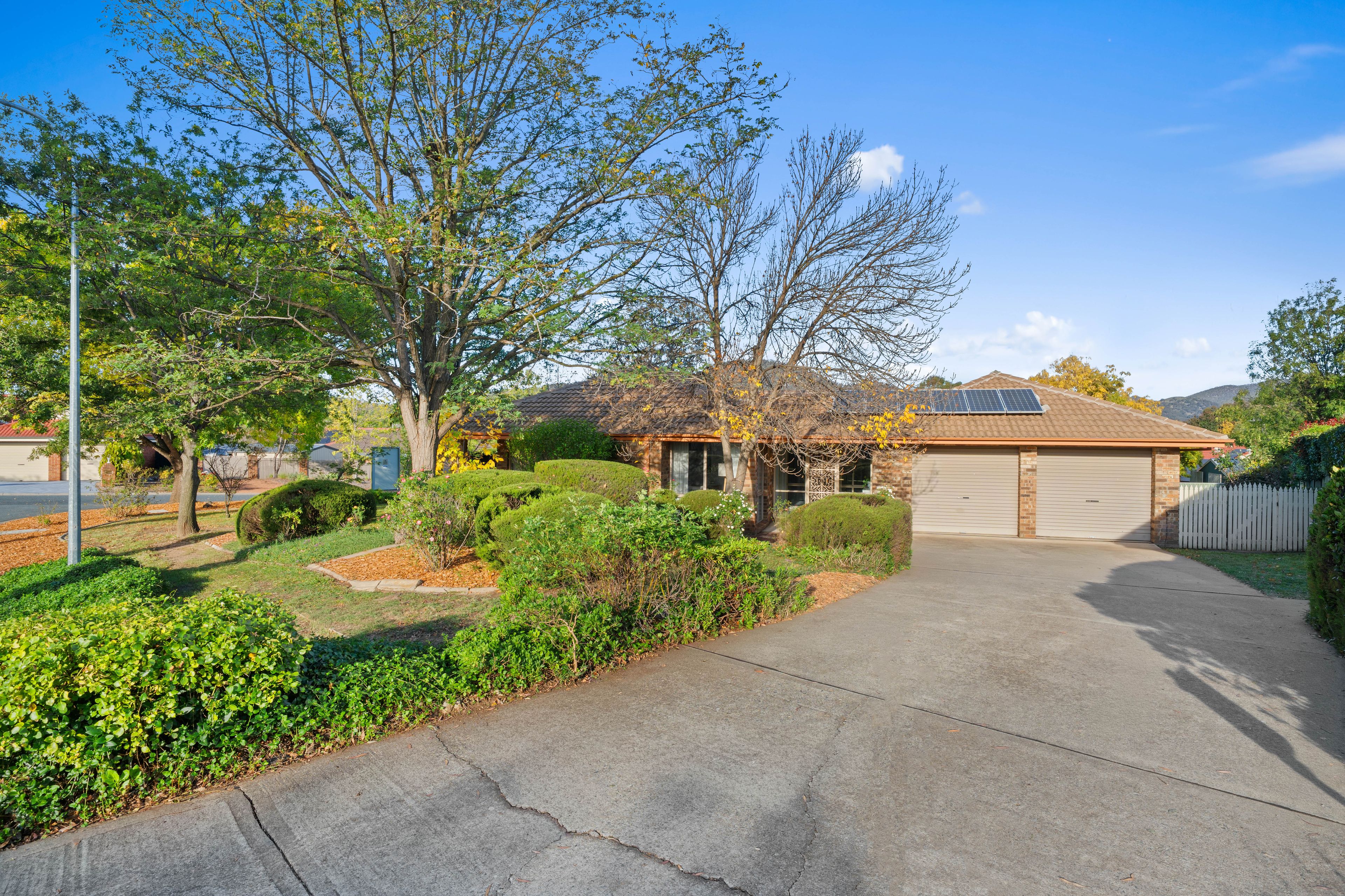 1 Thomas Hales Place, Gordon, ACT 2906