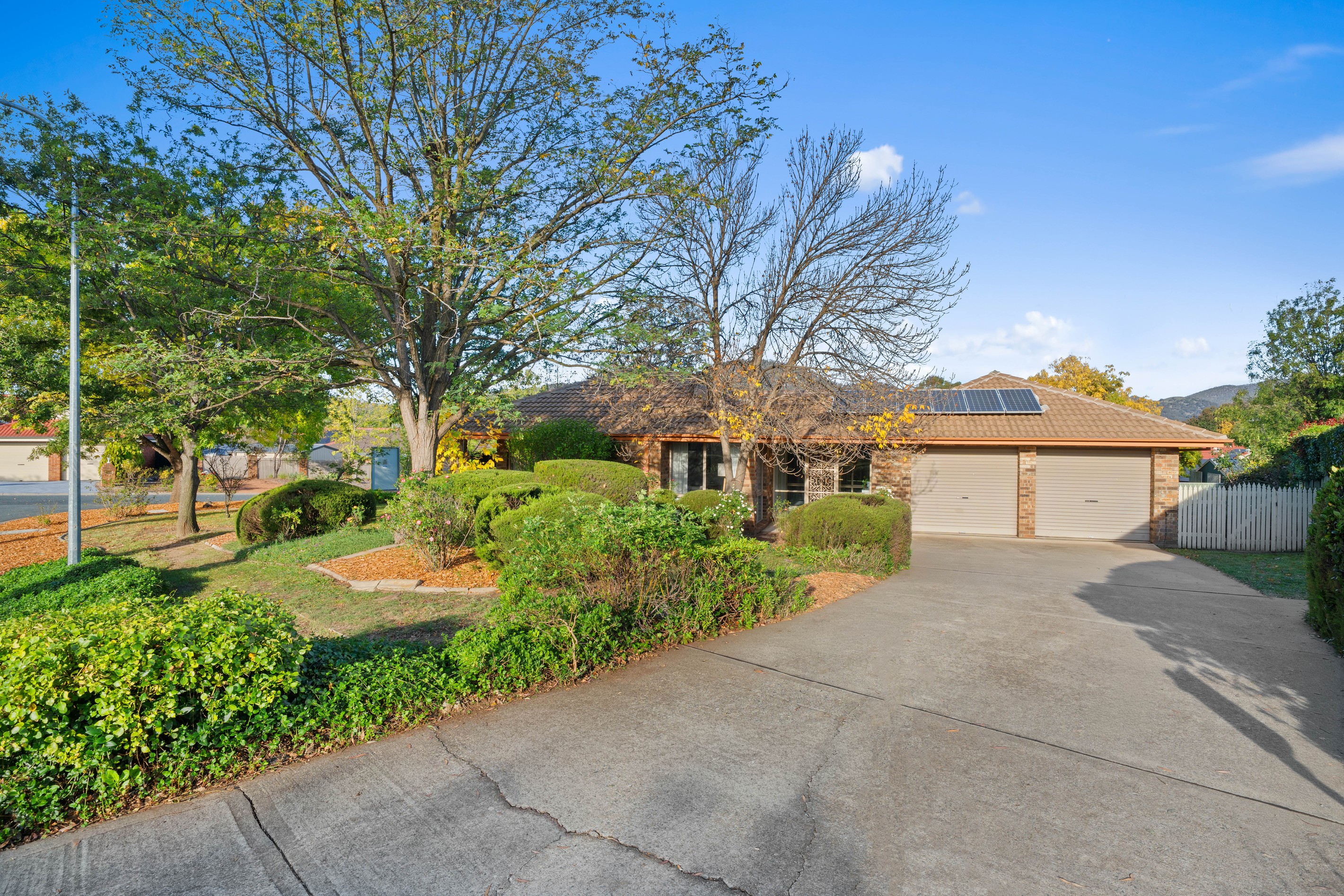 1 Thomas Hales Place, Gordon, ACT 2906