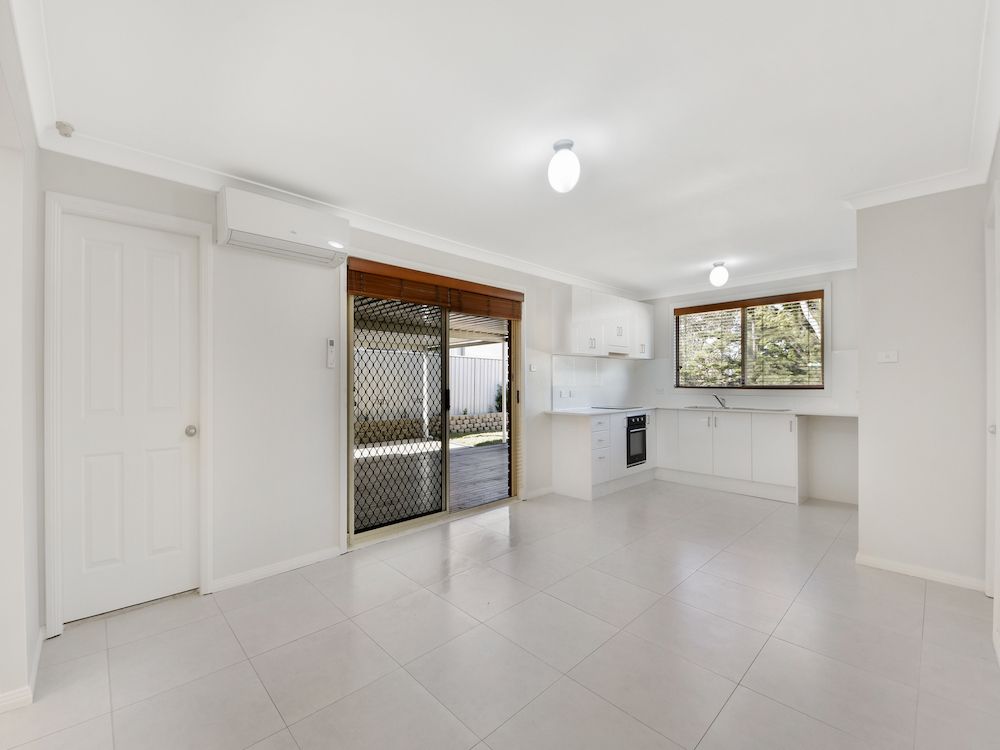 50 Crommelin Crescent, St Helens Park, NSW 2560