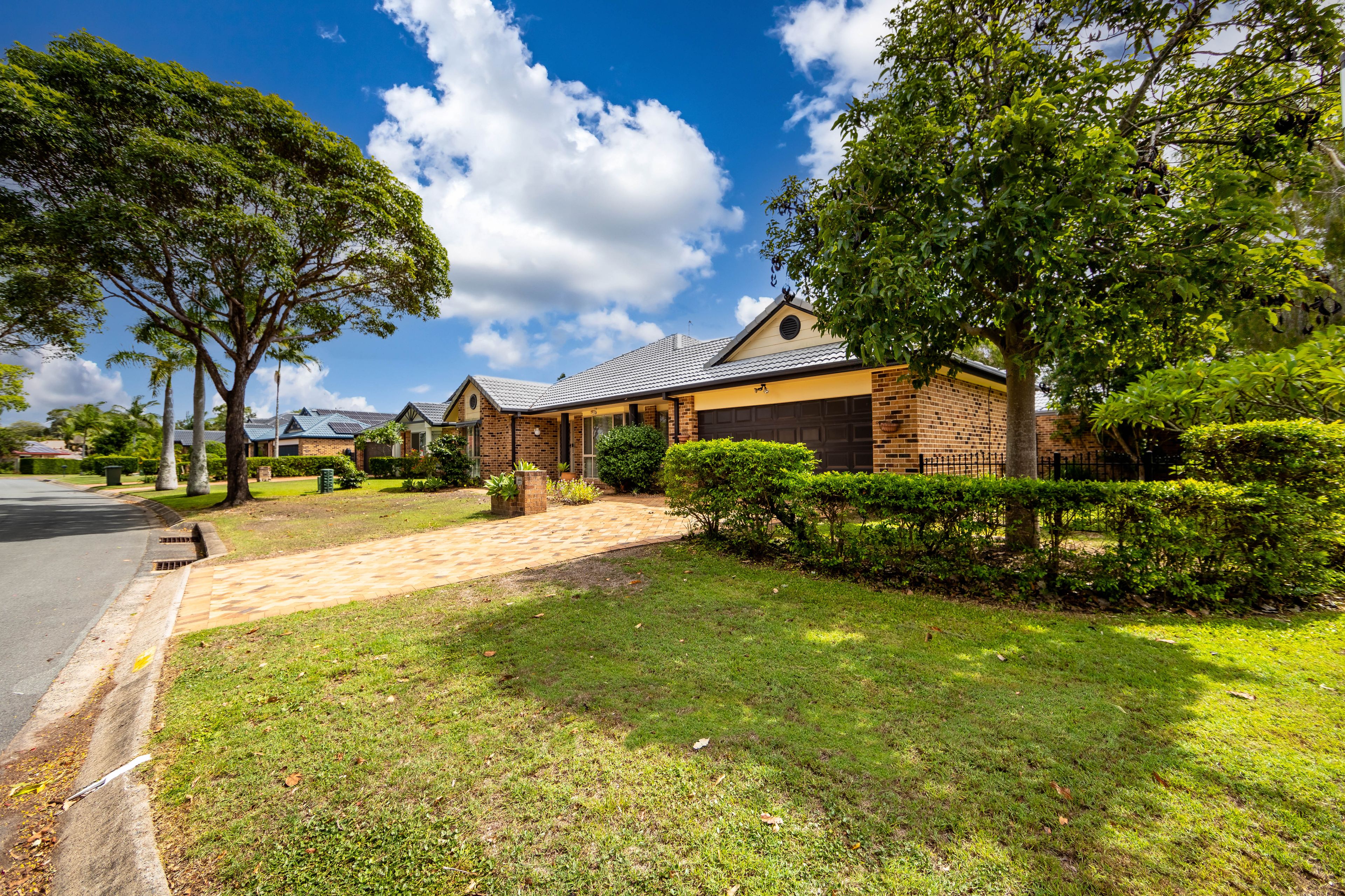 5 Wattlepark Lane, Robina, QLD 4226