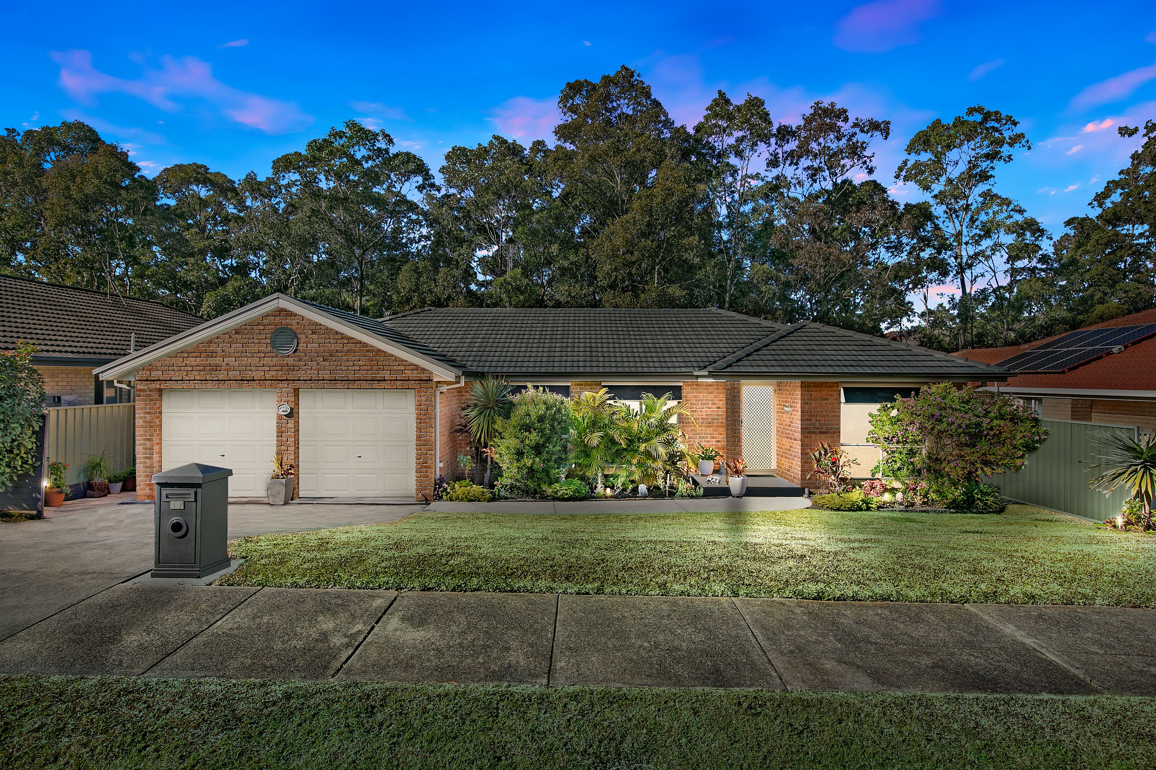 17 Hebrides Road, Fletcher NSW 2287