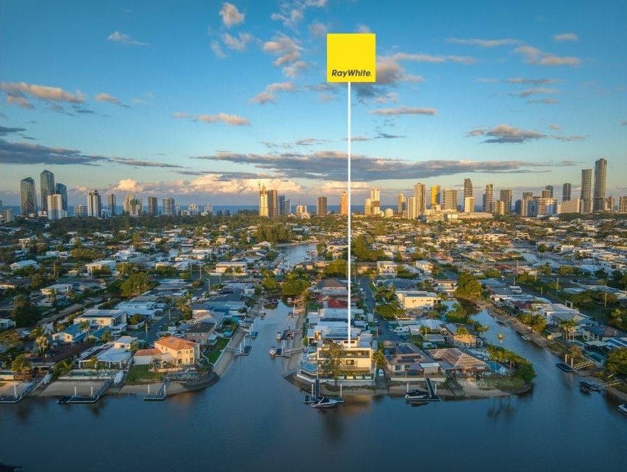 15 Cresta Court, Broadbeach Waters, QLD 4218