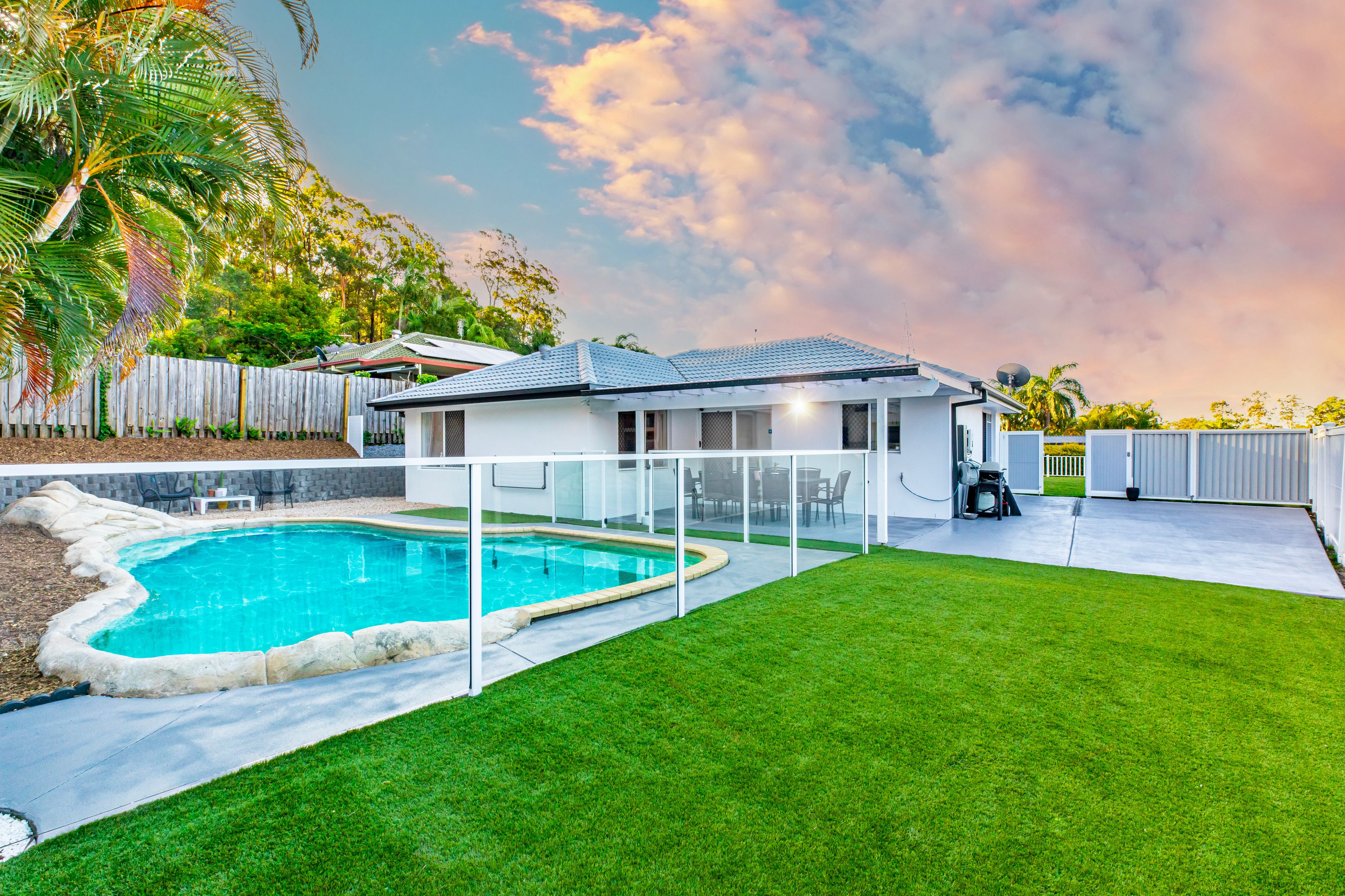 2 Dorchester Court, Oxenford QLD 4210