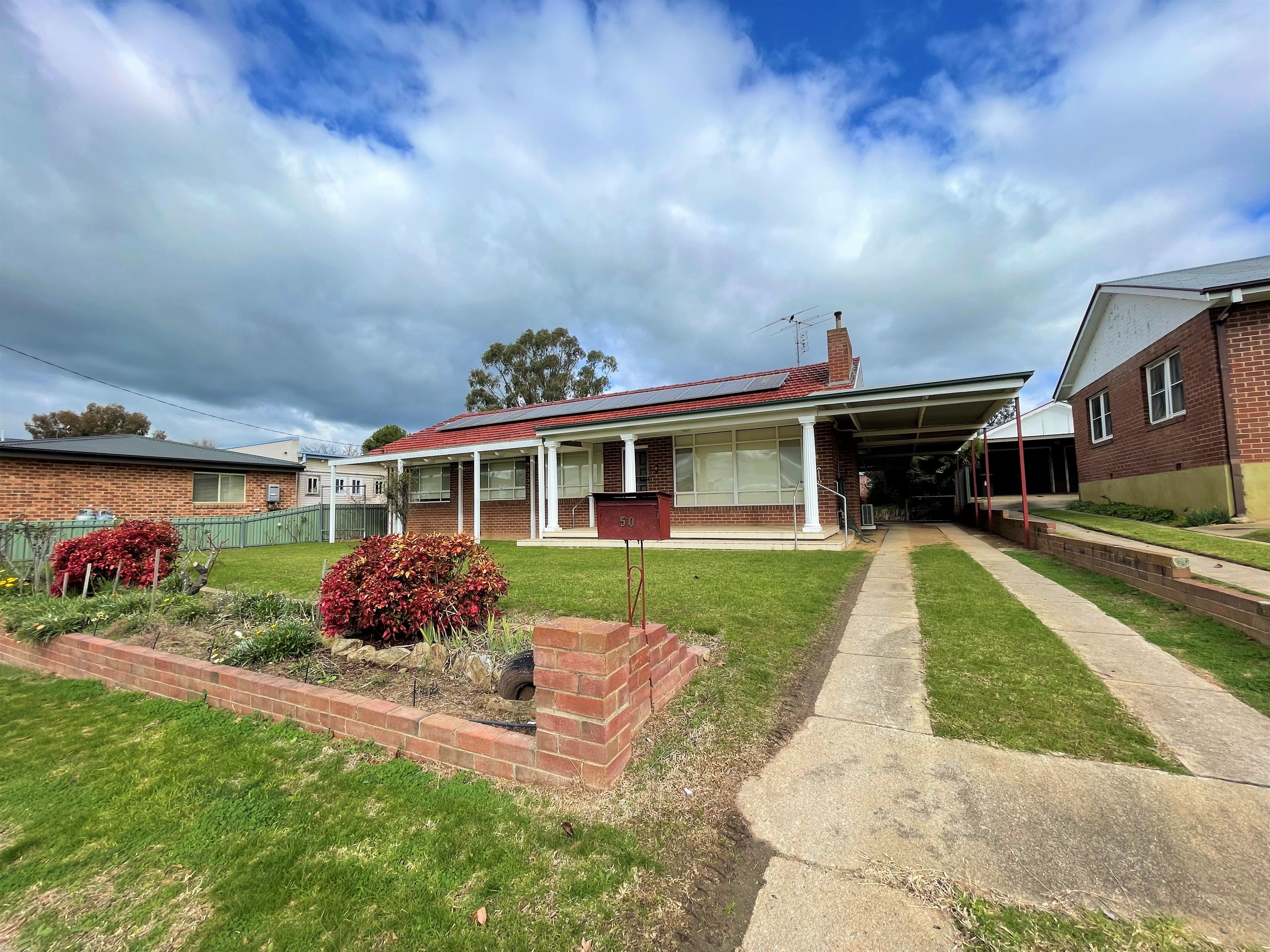 50 Binalong Street, Harden NSW 2587
