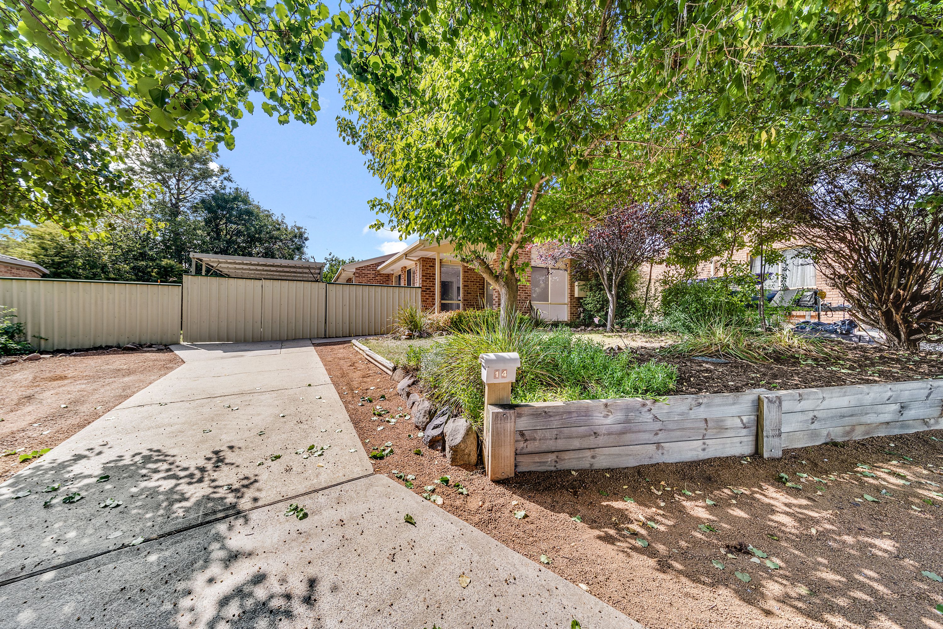 14 Mathews Place, Banks, ACT 2906