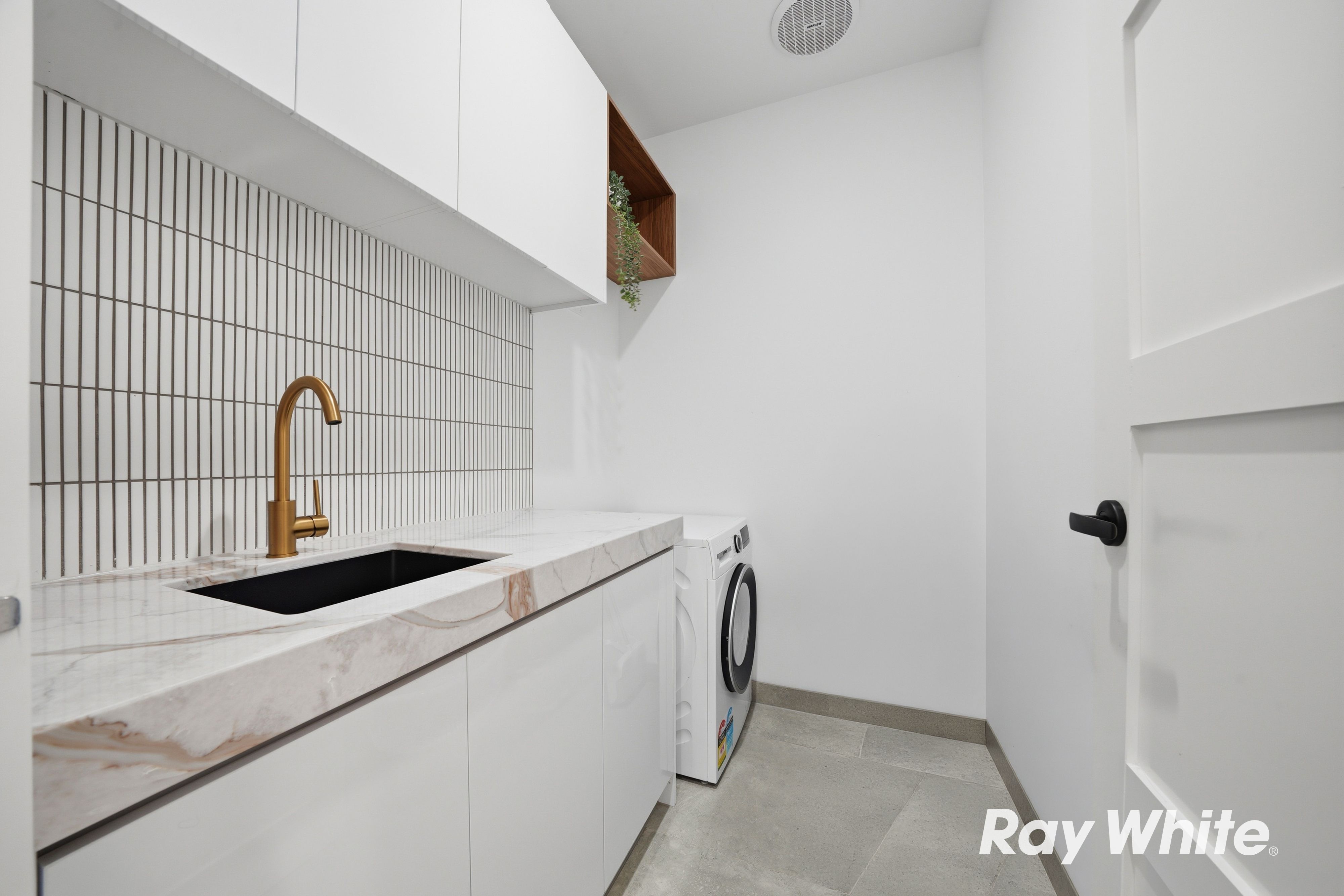 26 Axillaris Street — photo 10 of 11