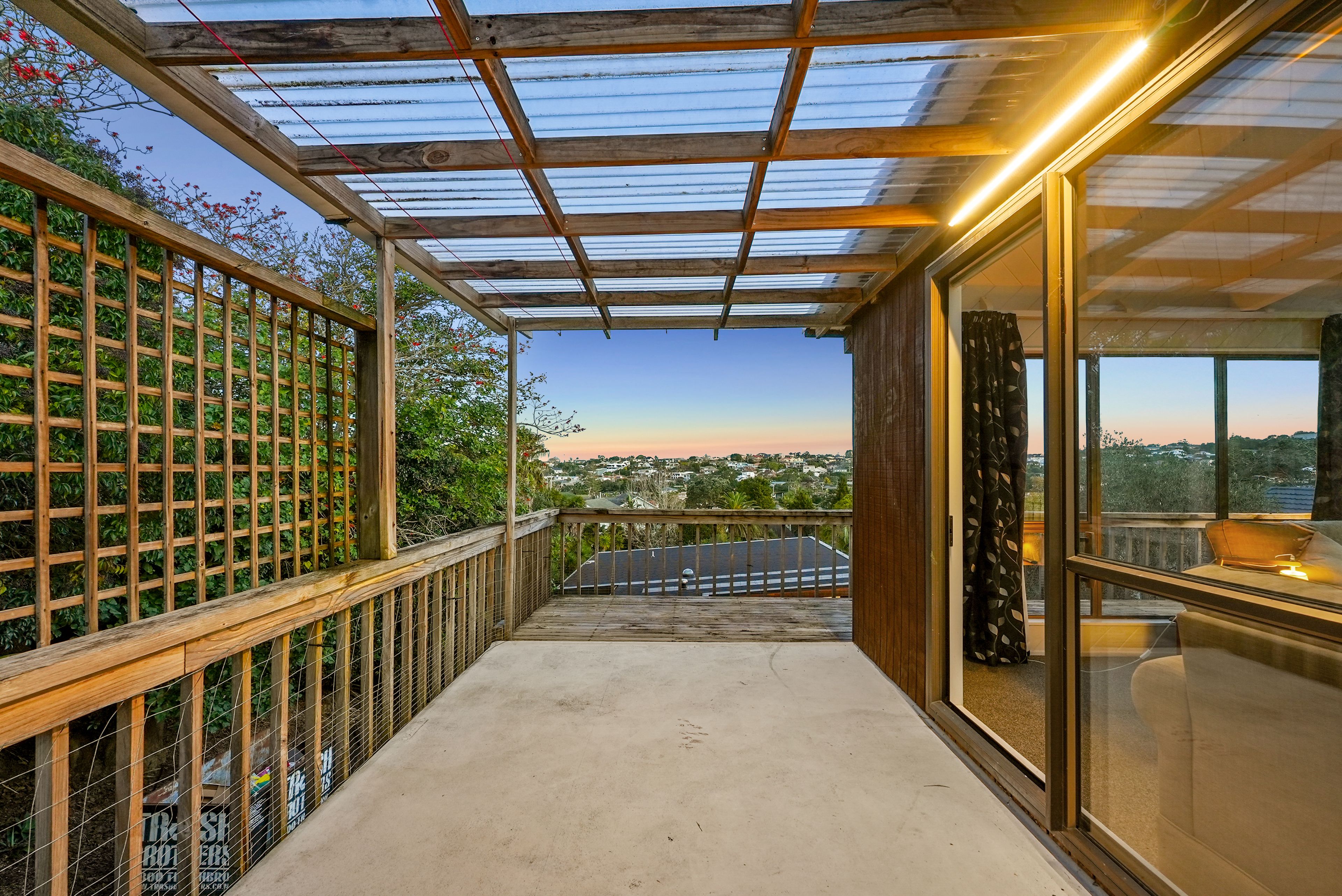 504 Beach Road, Murrays Bay, North Shore City
