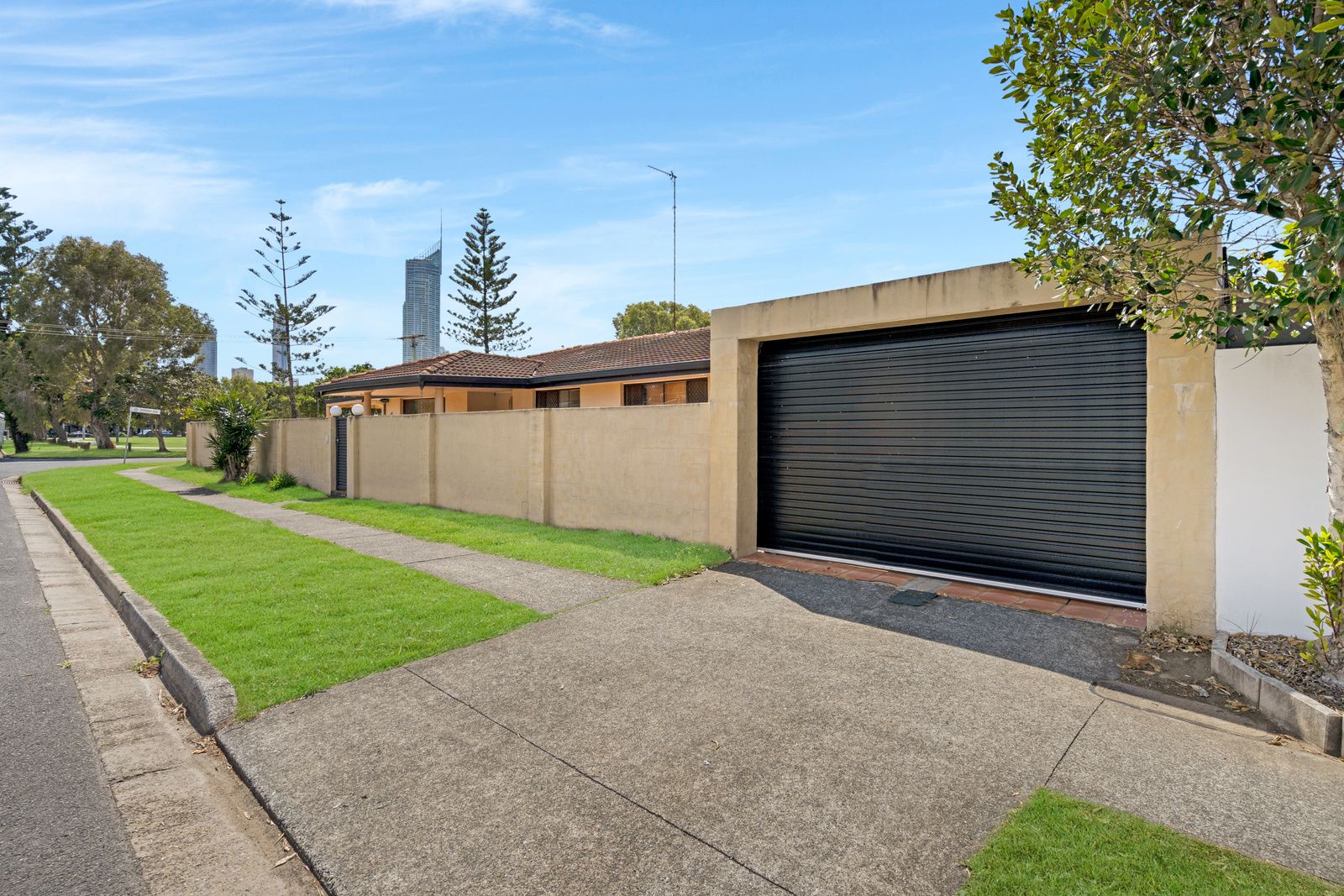 18 Remo Street, Isle Of Capri, QLD 4217