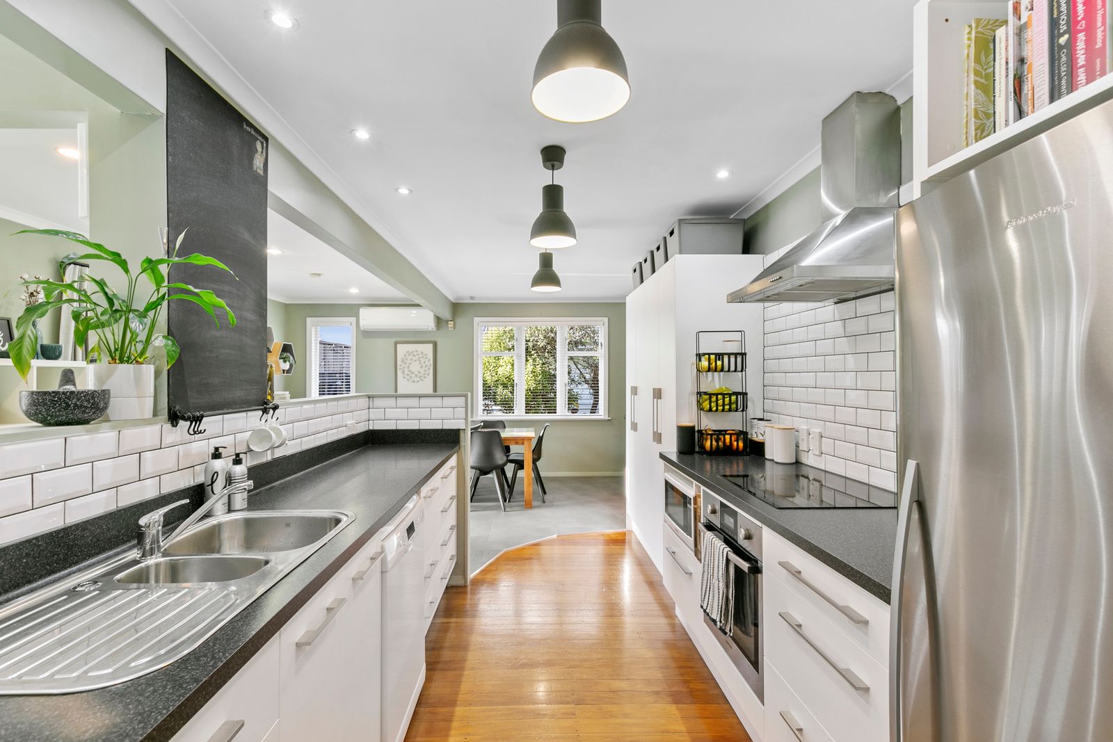11 Coates Street, Tawa, Wellington City