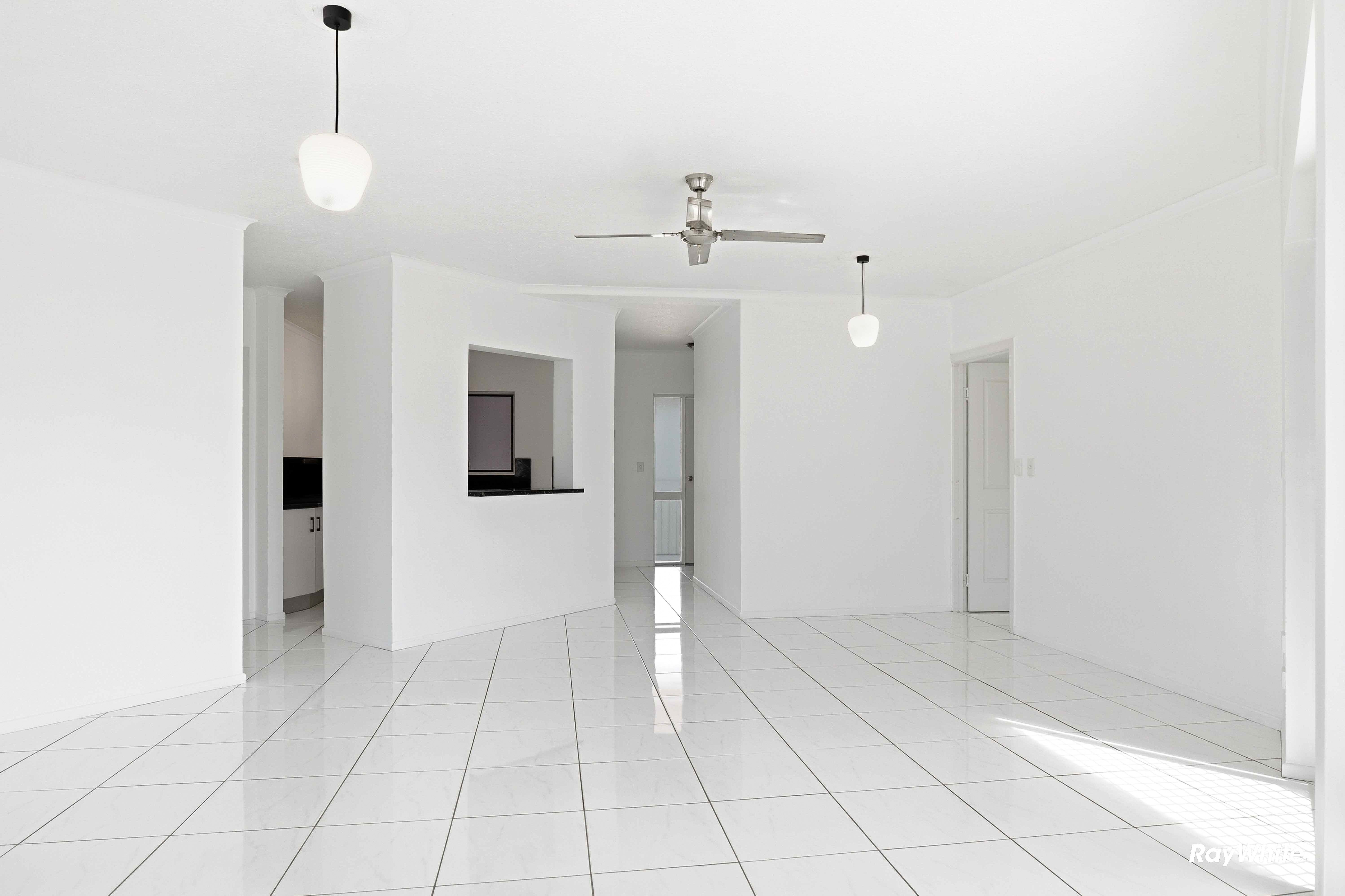 4/150 Sylvan Drive — photo 10 of 18