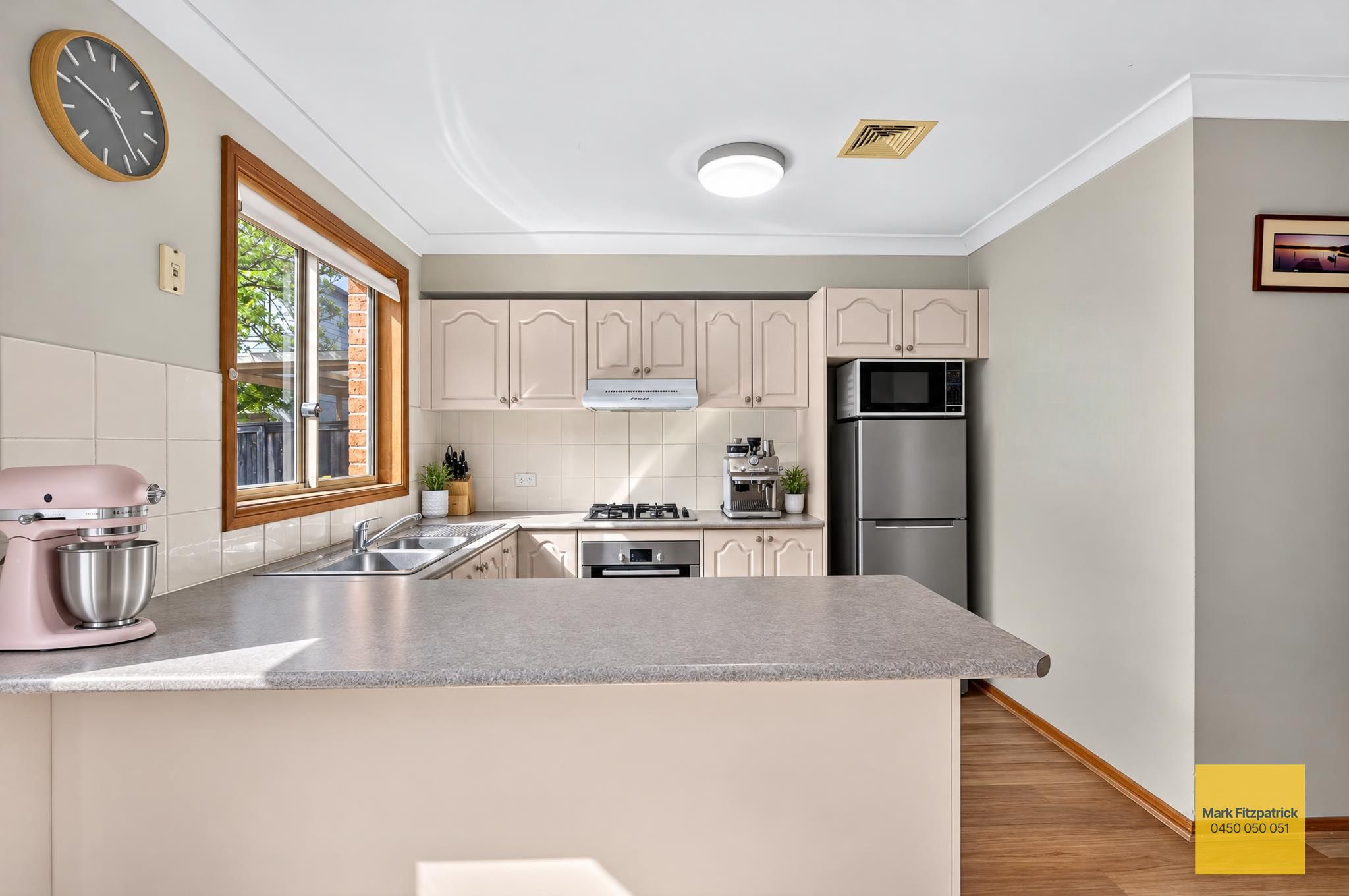 90 Glenfield Drive — photo 6 of 16