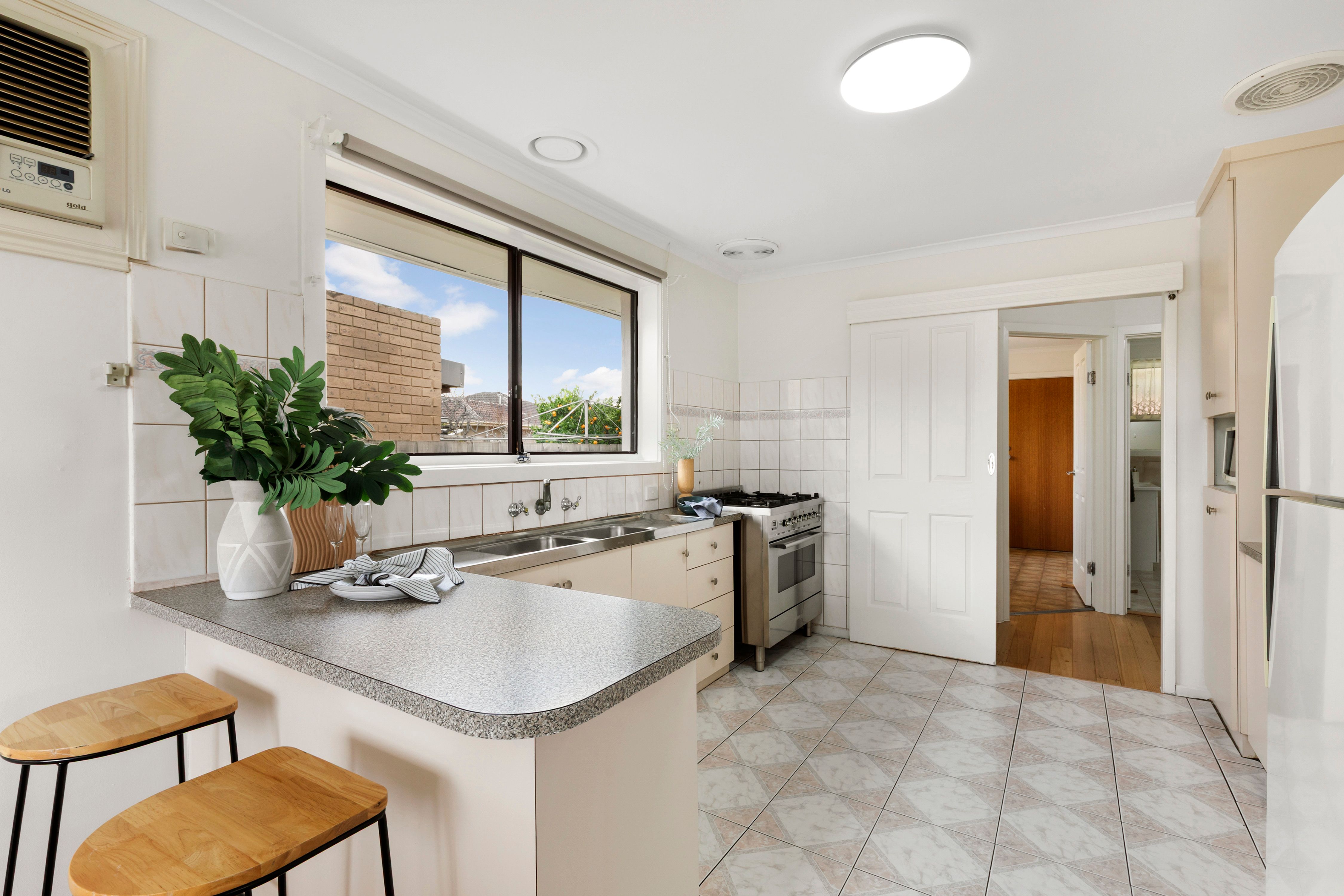 13 Sheldon Place — photo 5 of 12