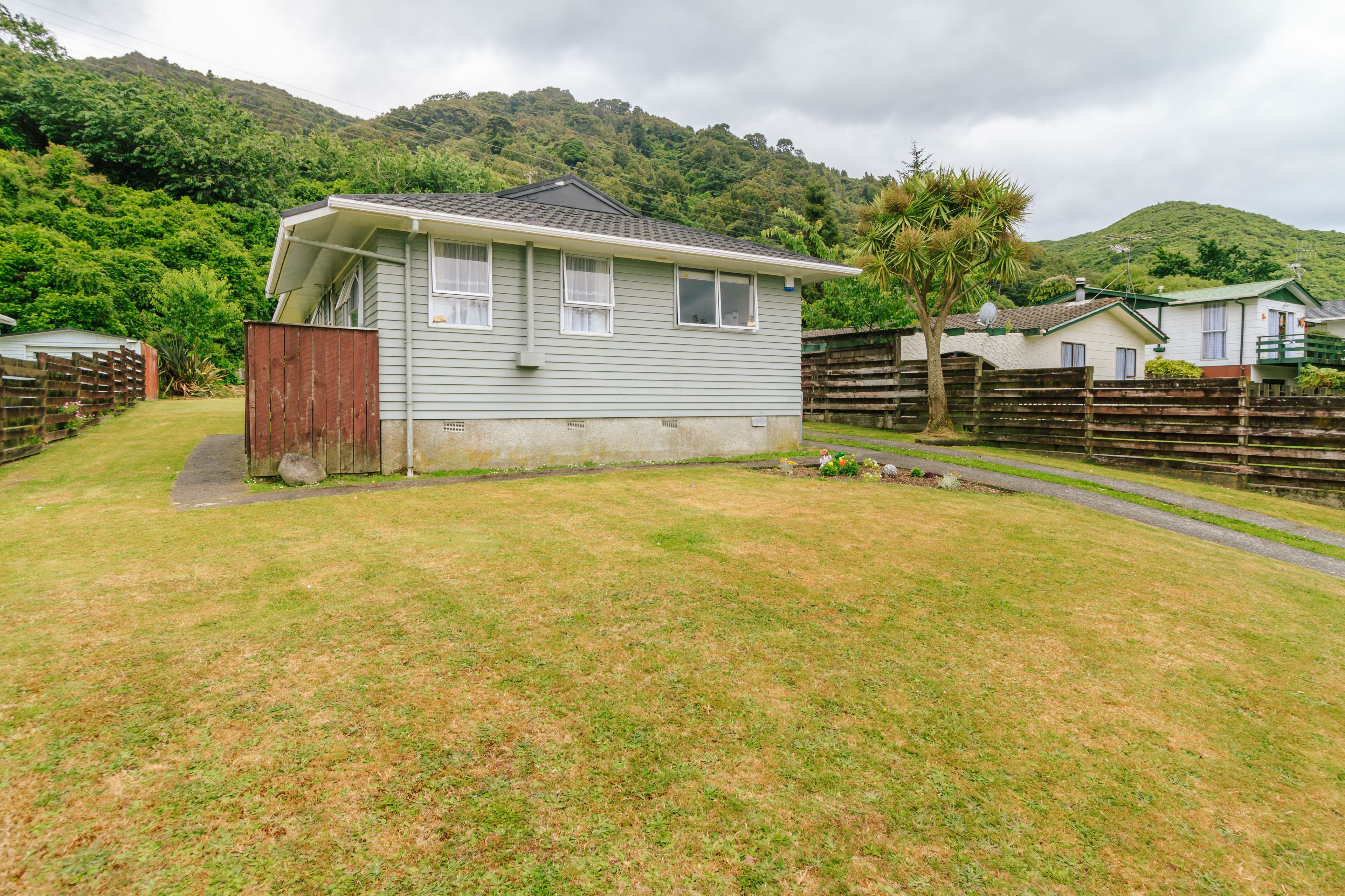 13 Hartford Crescent, Totara Park, Upper Hutt City