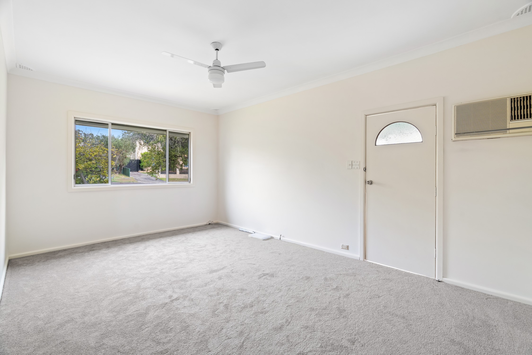 12 South Street, Killarney Vale, NSW 2261