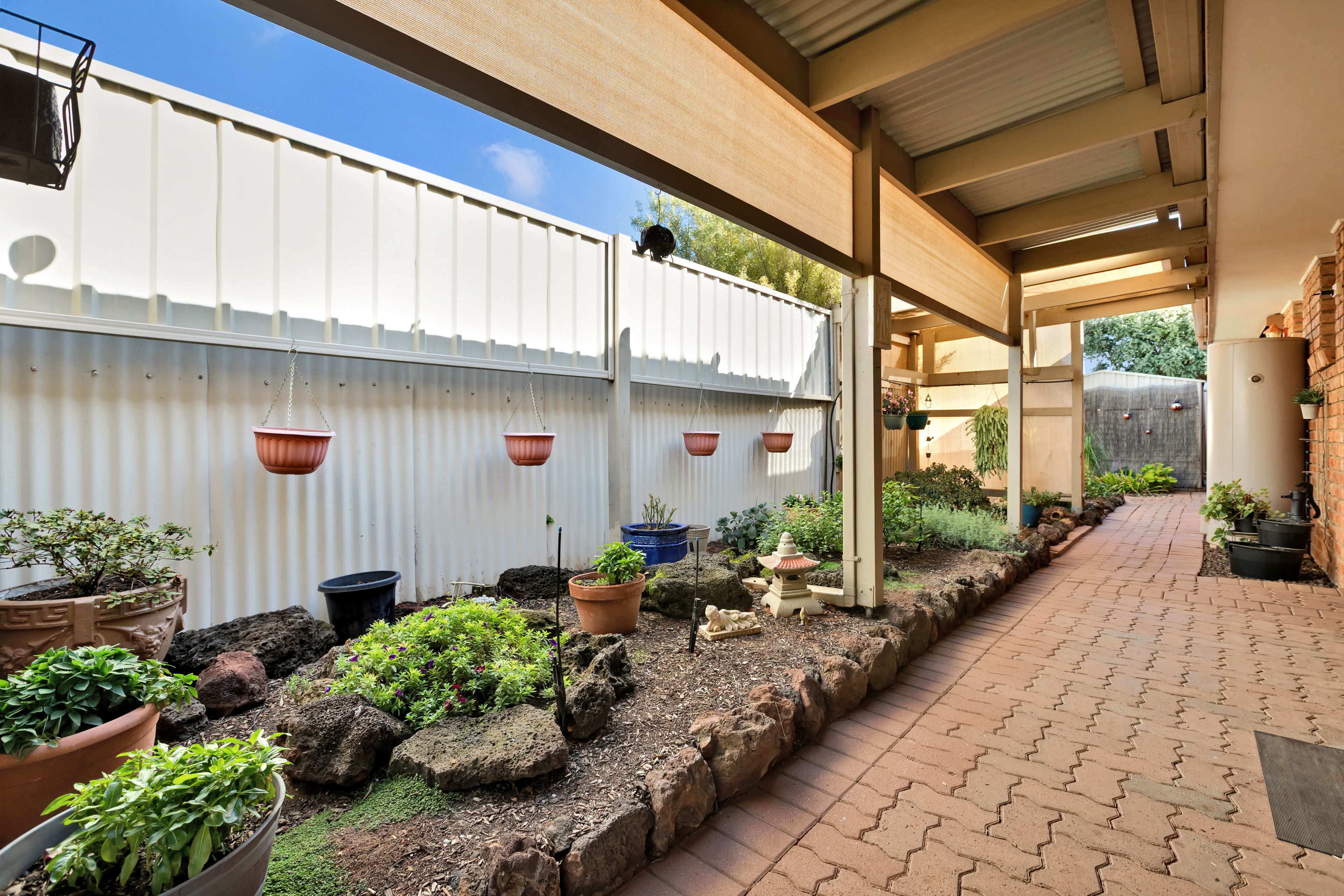 1/1 Massey Close — photo 18 of 23