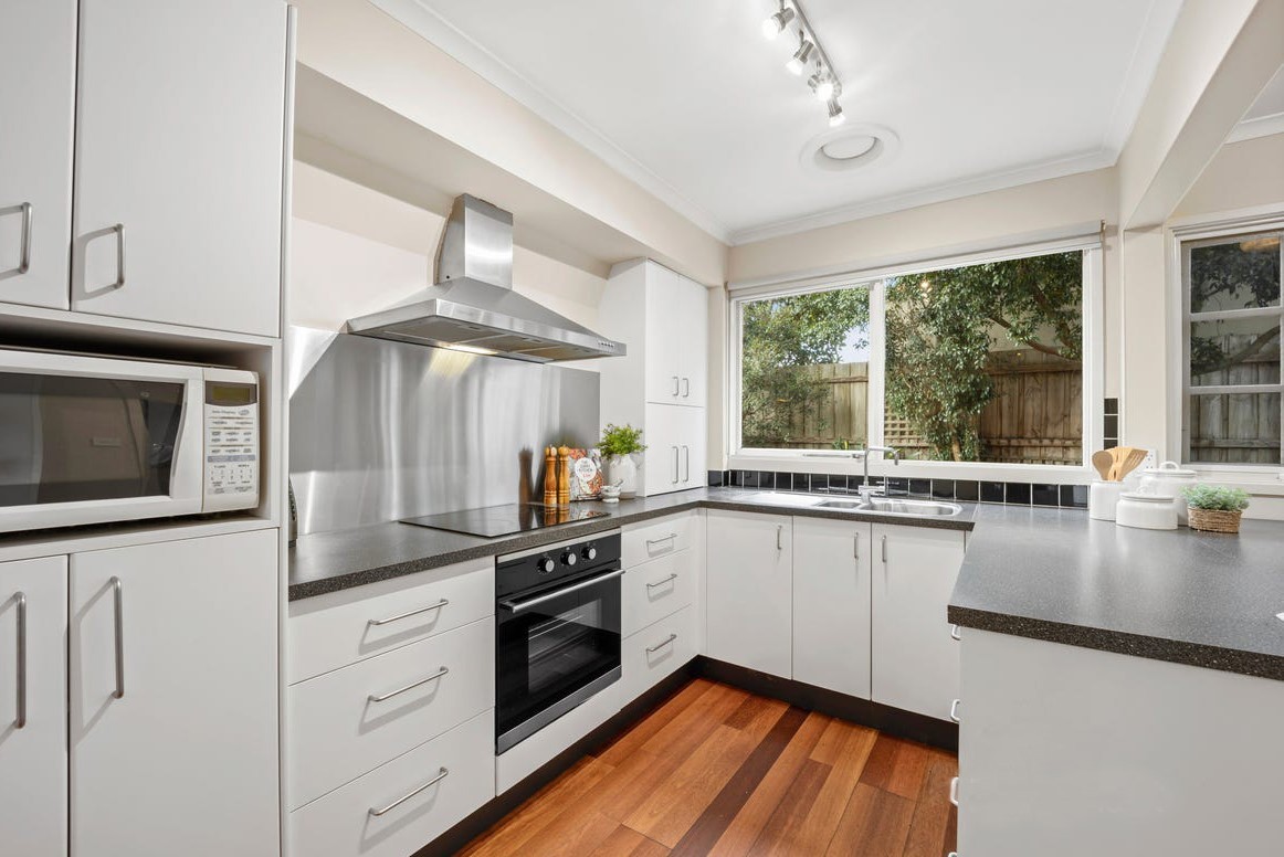 9 Elliott Crescent, Dingley Village, VIC 3172