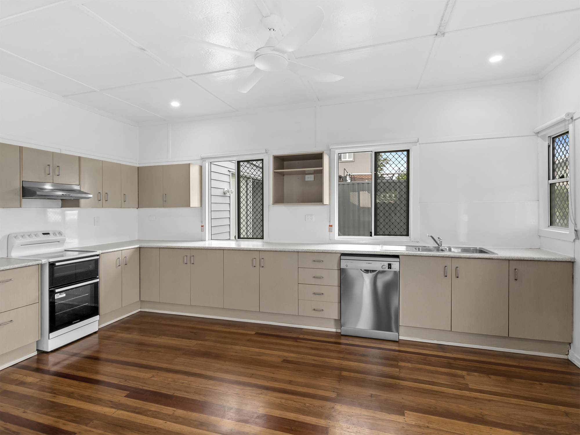 61 Funnell Street — photo 3 of 14