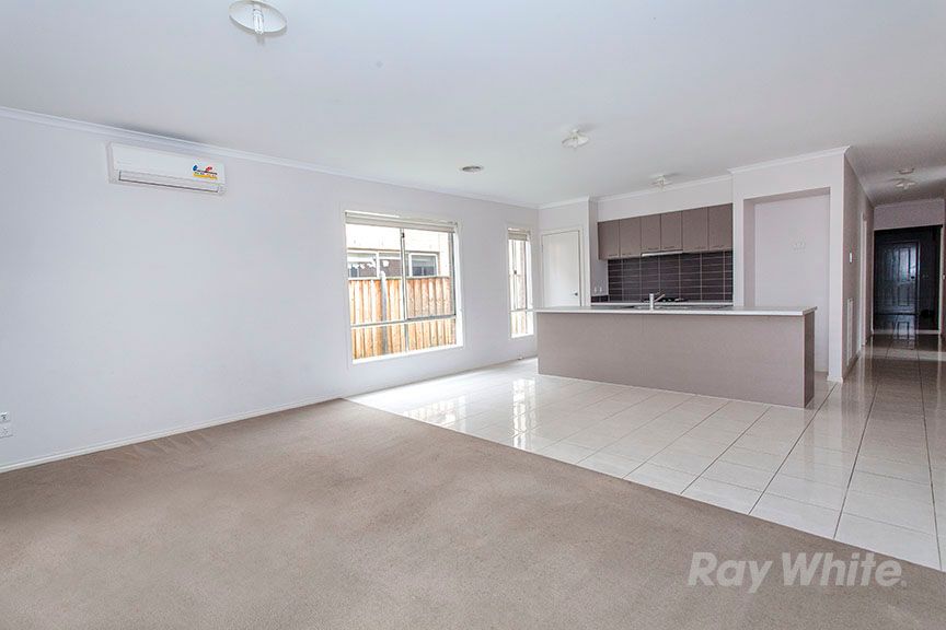 8 Cranbrook Circuit, Officer, VIC 3809