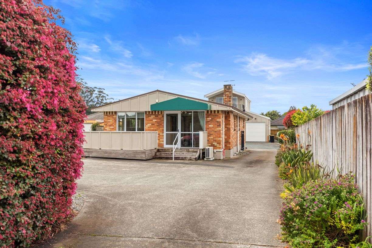 196 Moffat Road photo 1