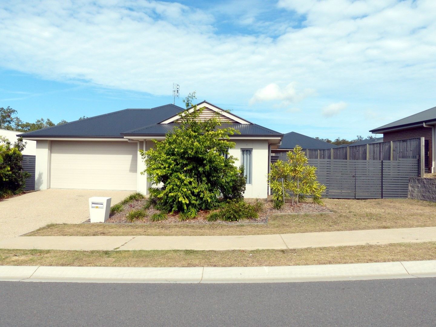 39 Clover Crescent, Boyne Island QLD 4680